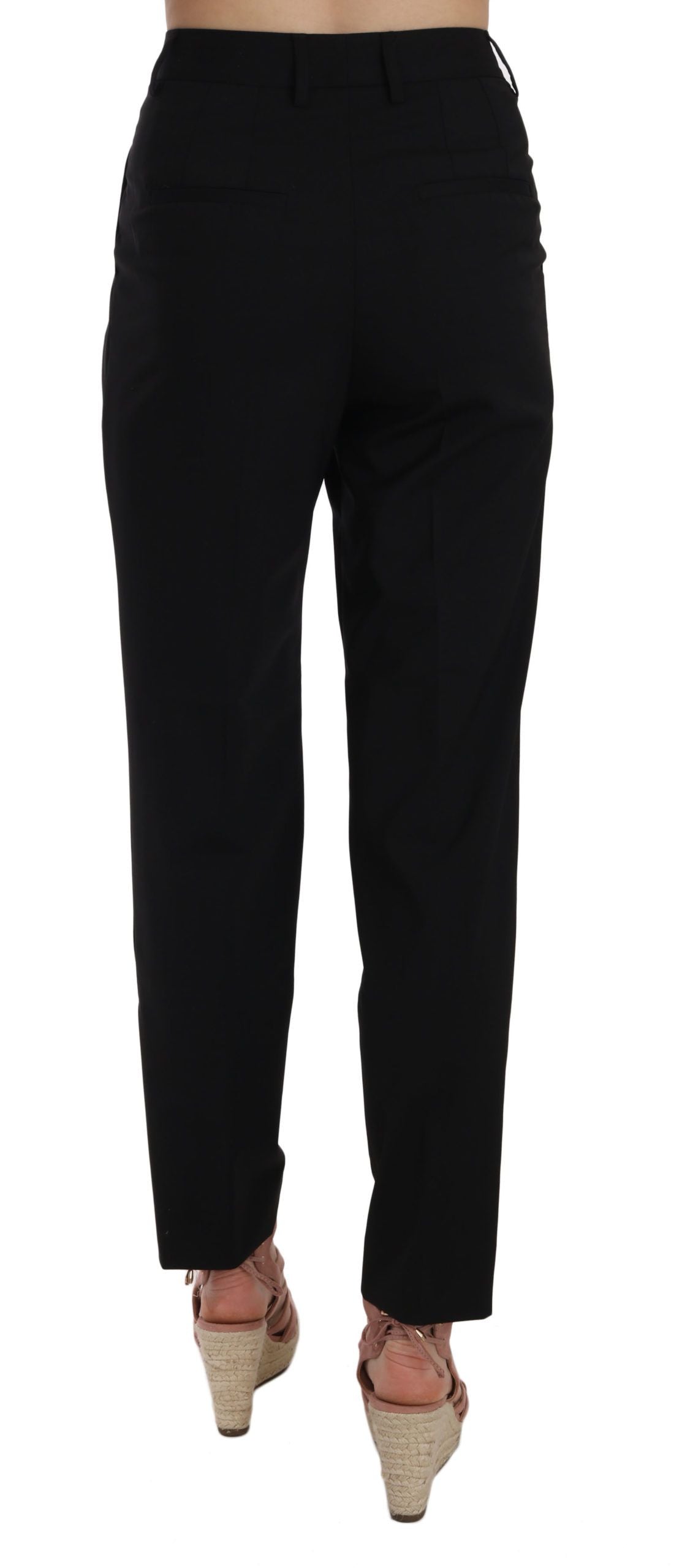 Zwarte geplooide taps toelopende broek met knopen