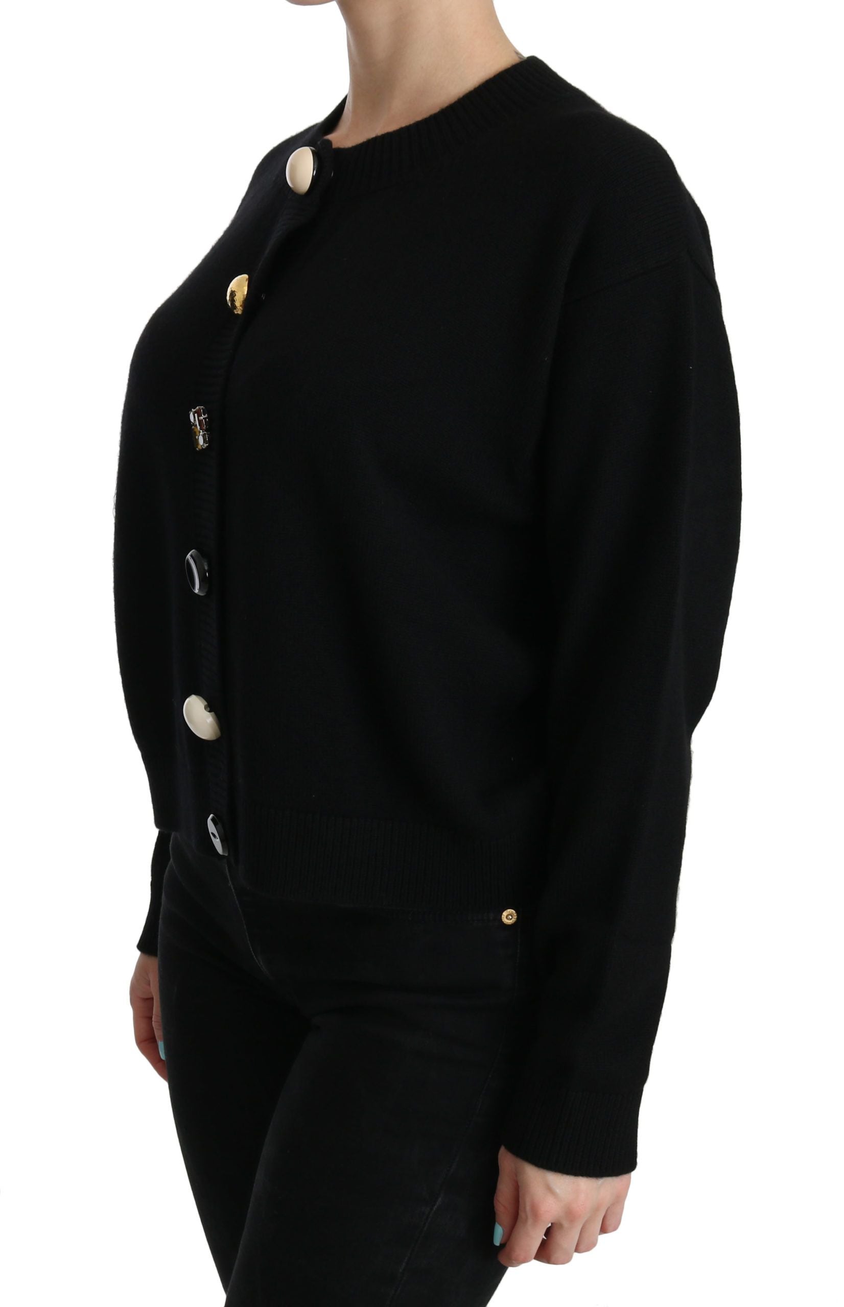 Zwarte vest met knoopversiering