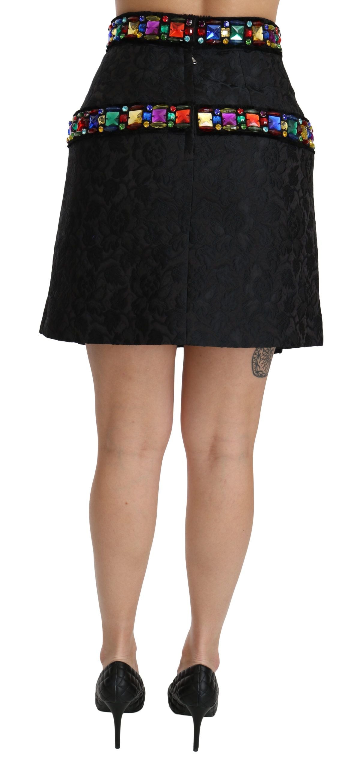 Zwarte, met kristallen versierde rok met hoge taille