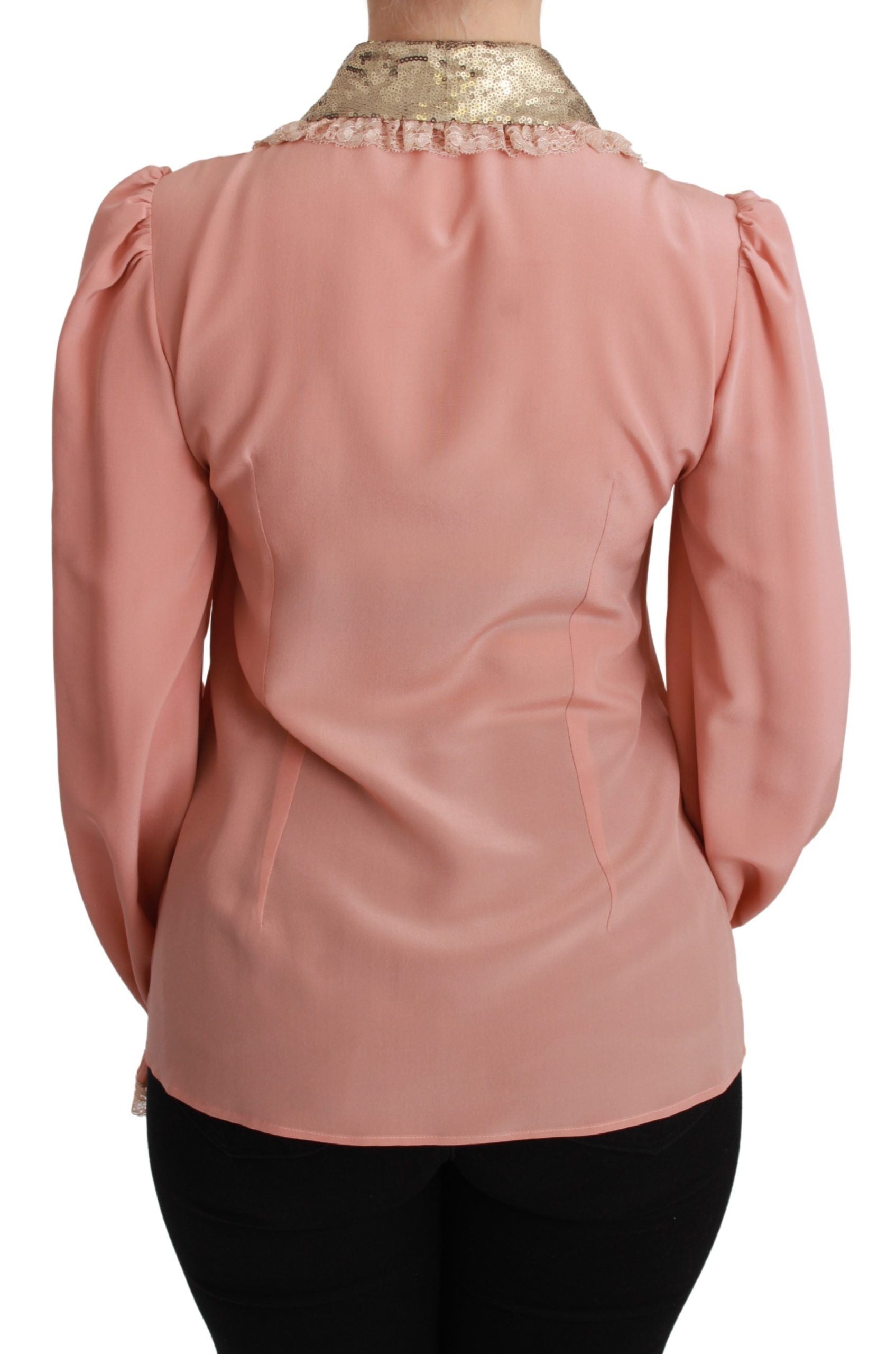 Roze zijden blouse met gouden pailletten en kant