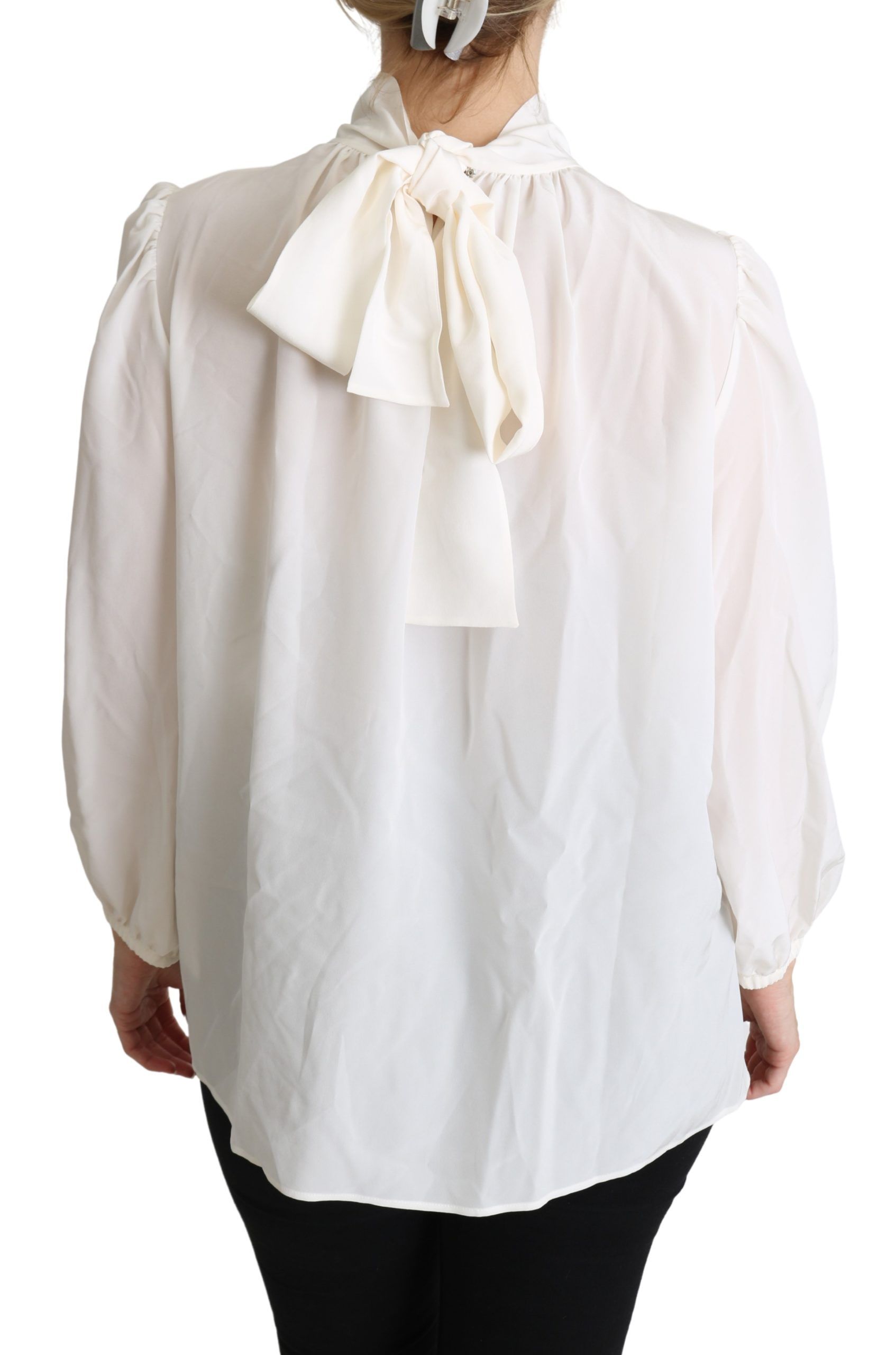 Witte zijden blouse met strik en lange mouwen
