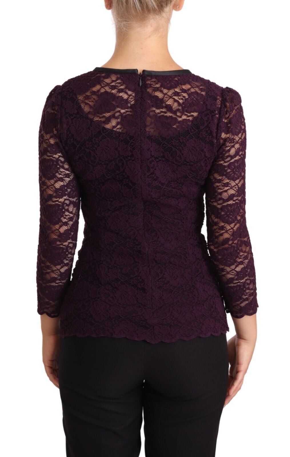 Paarse blouse met lange mouwen en kant