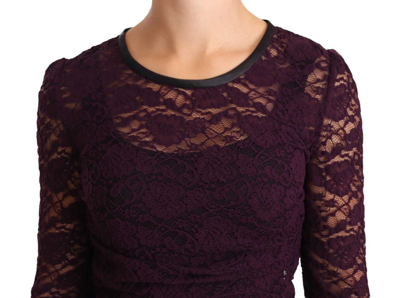 Paarse blouse met lange mouwen en kant