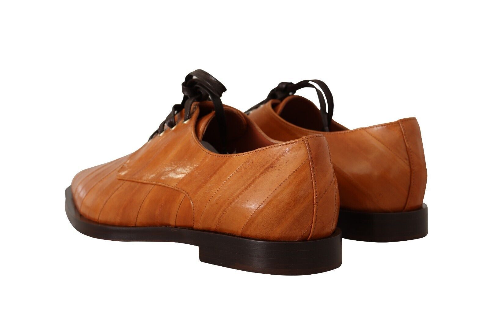 Bruine leren veterschoenen met palingmotief