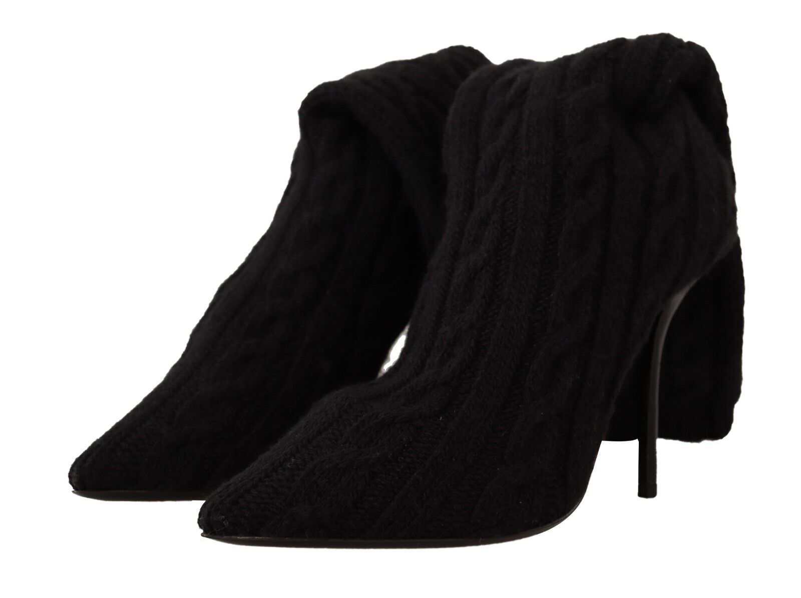 Zwarte stretchsokken, kniehoge laarsjes, schoenen