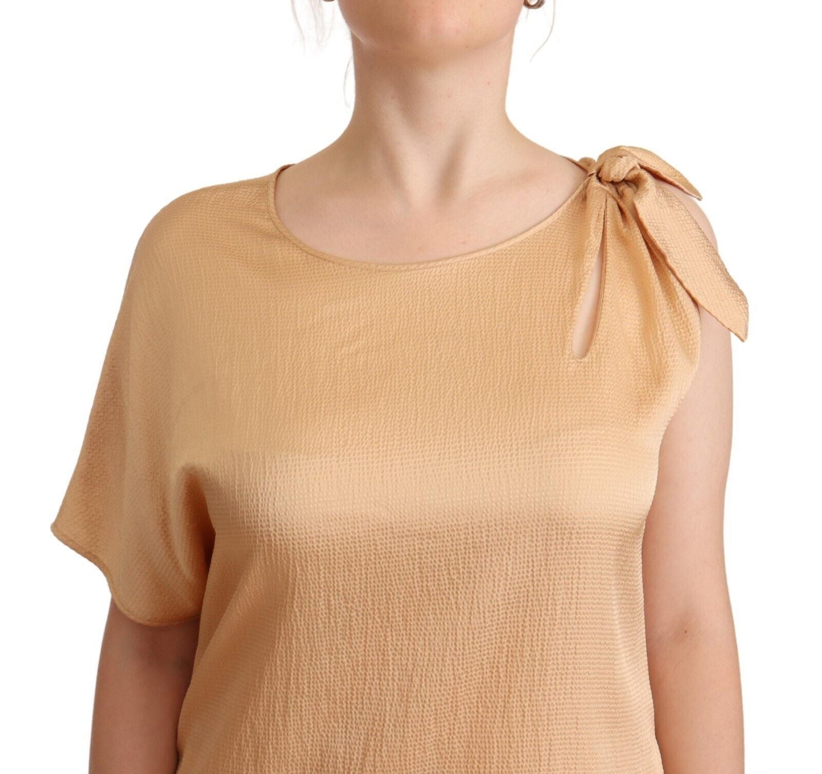 Beige jurk met één mouw en knielengte