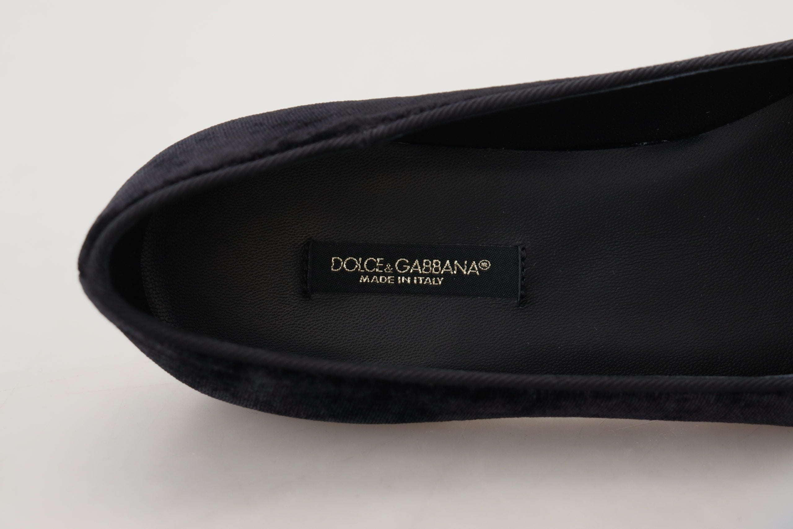 Zwarte fluwelen instappers, loafers en platte schoenen