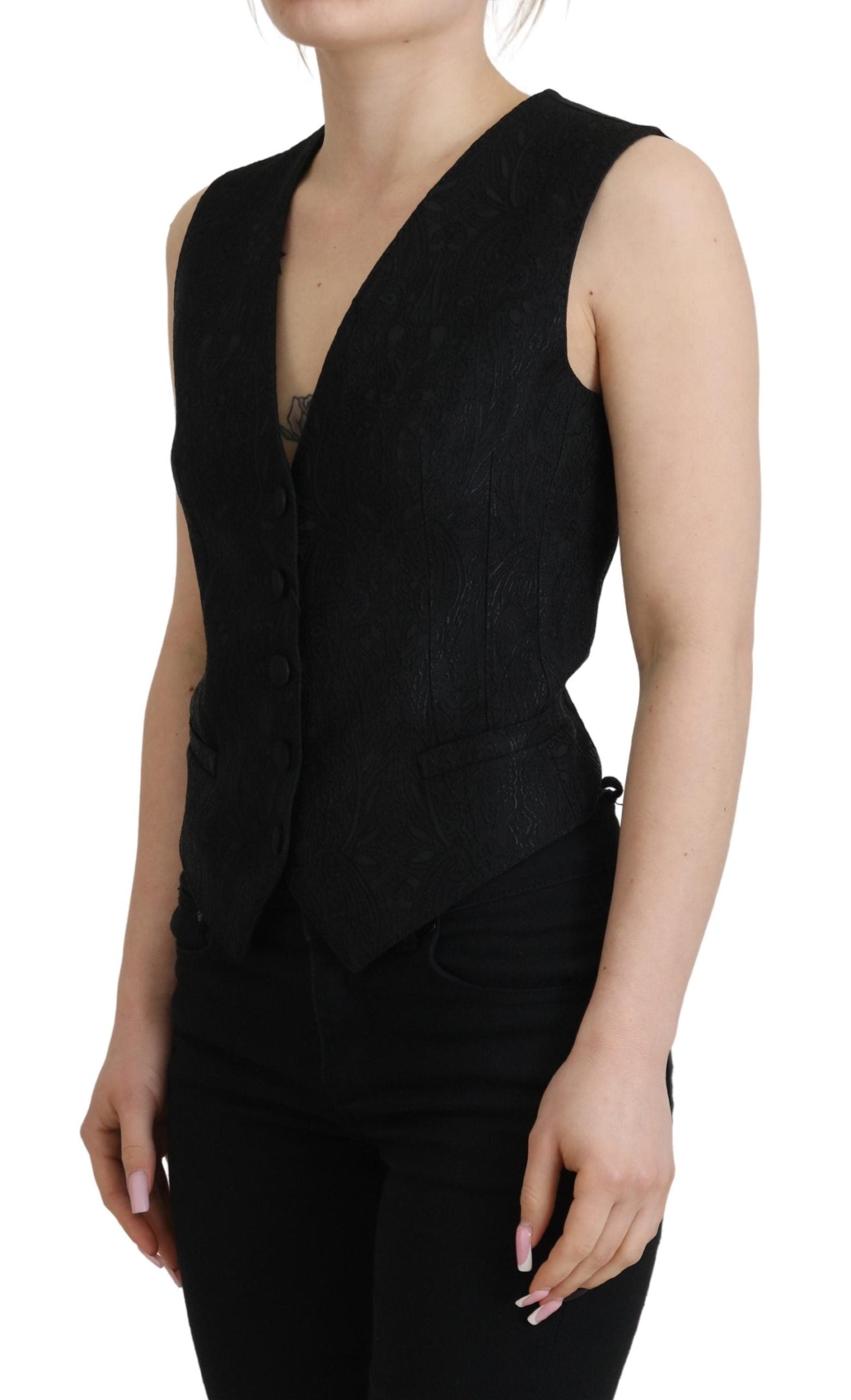 Zwarte brokaat top met knoopjes en mouwloos vest