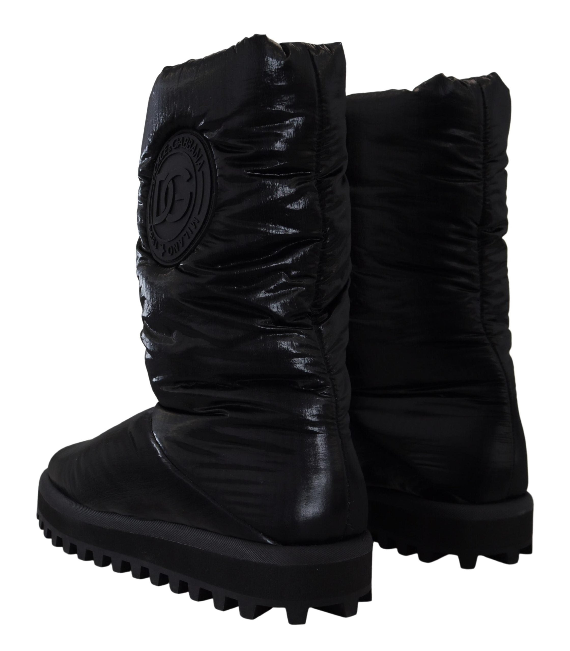 Zwarte laarzen met gewatteerde halfhoge winterschoenen