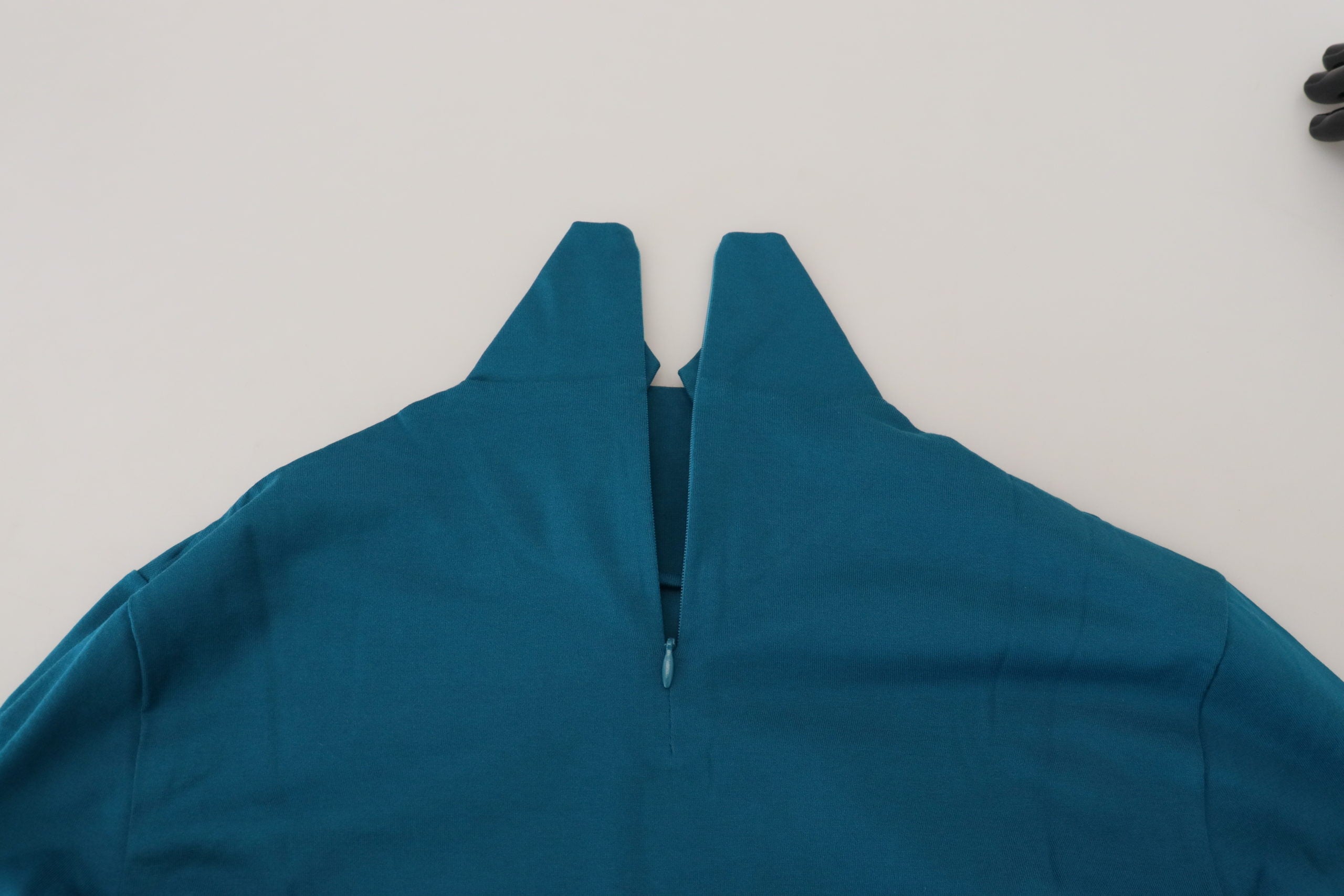 Blauwe katoenen kraagsweater met smalle kraag
