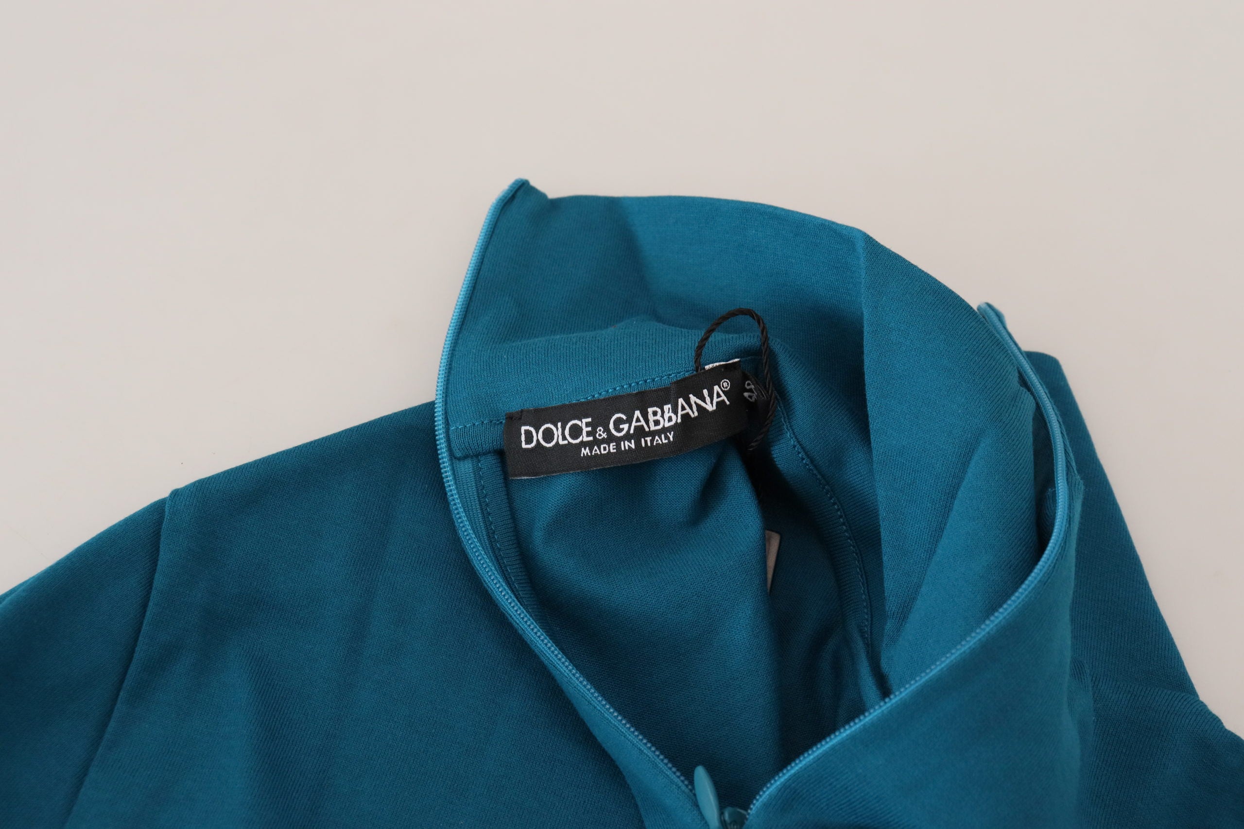 Blauwe katoenen kraagsweater met smalle kraag
