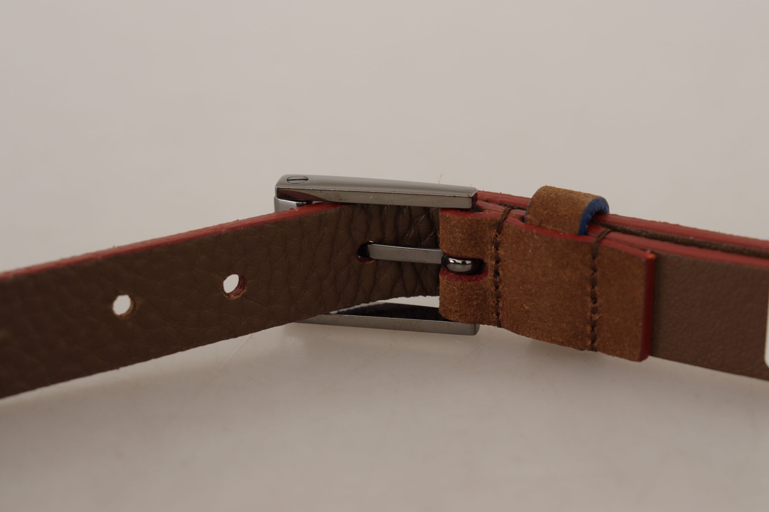 Bruine metalen tailleband met gegraveerd logo