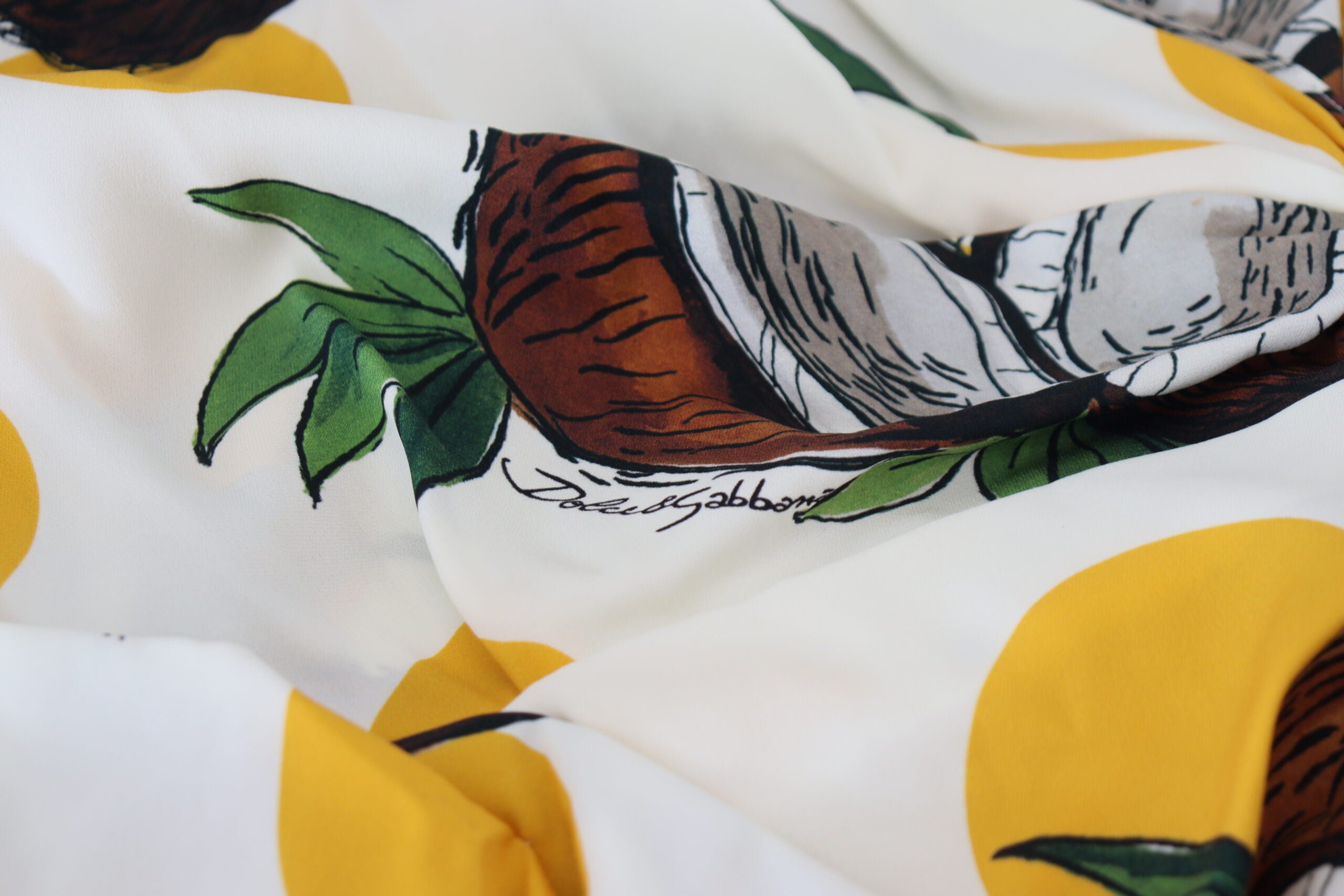 Witte, zijden mini-jurk met kokosnootprint