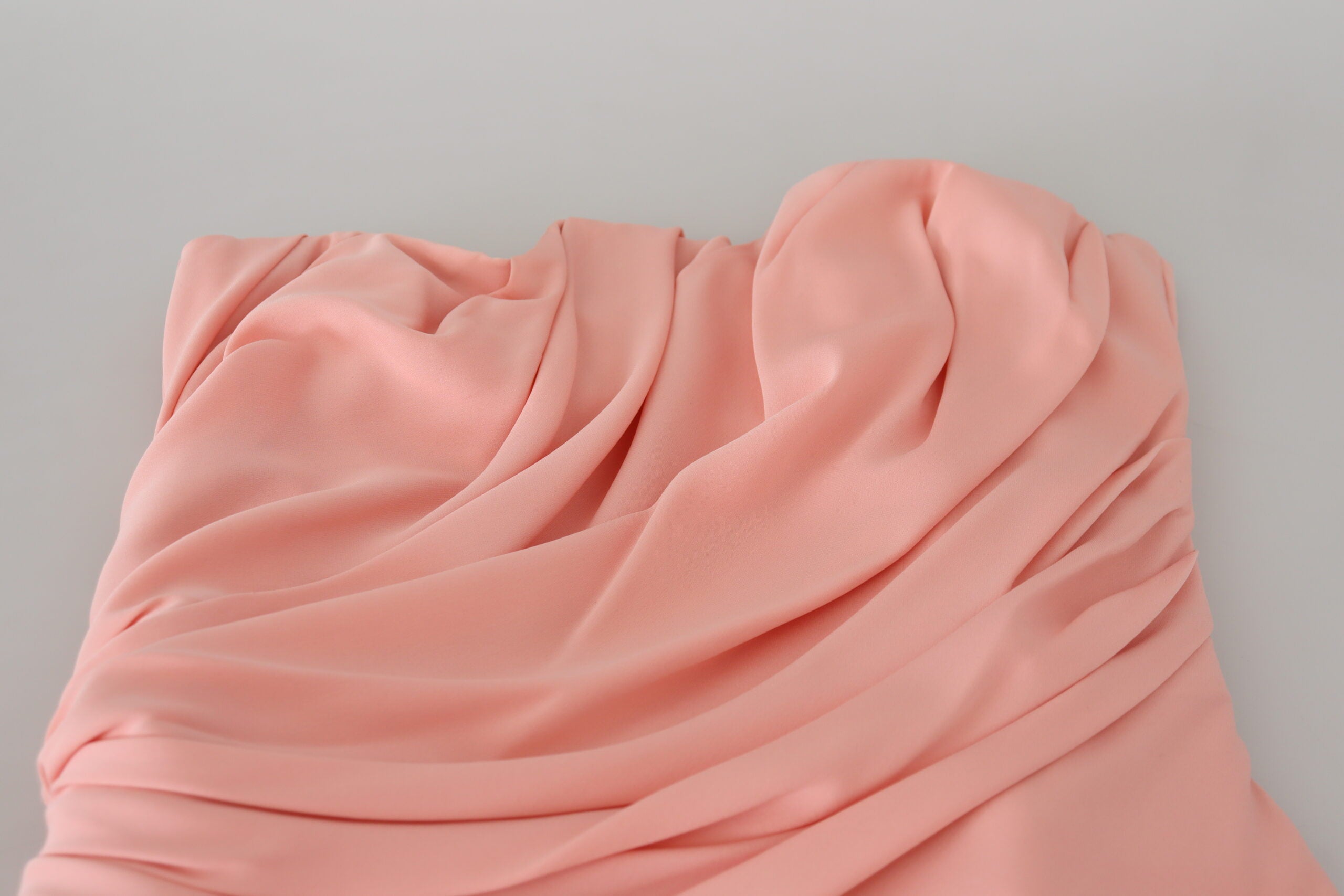 Roze zijden stretch strapless manteljurk