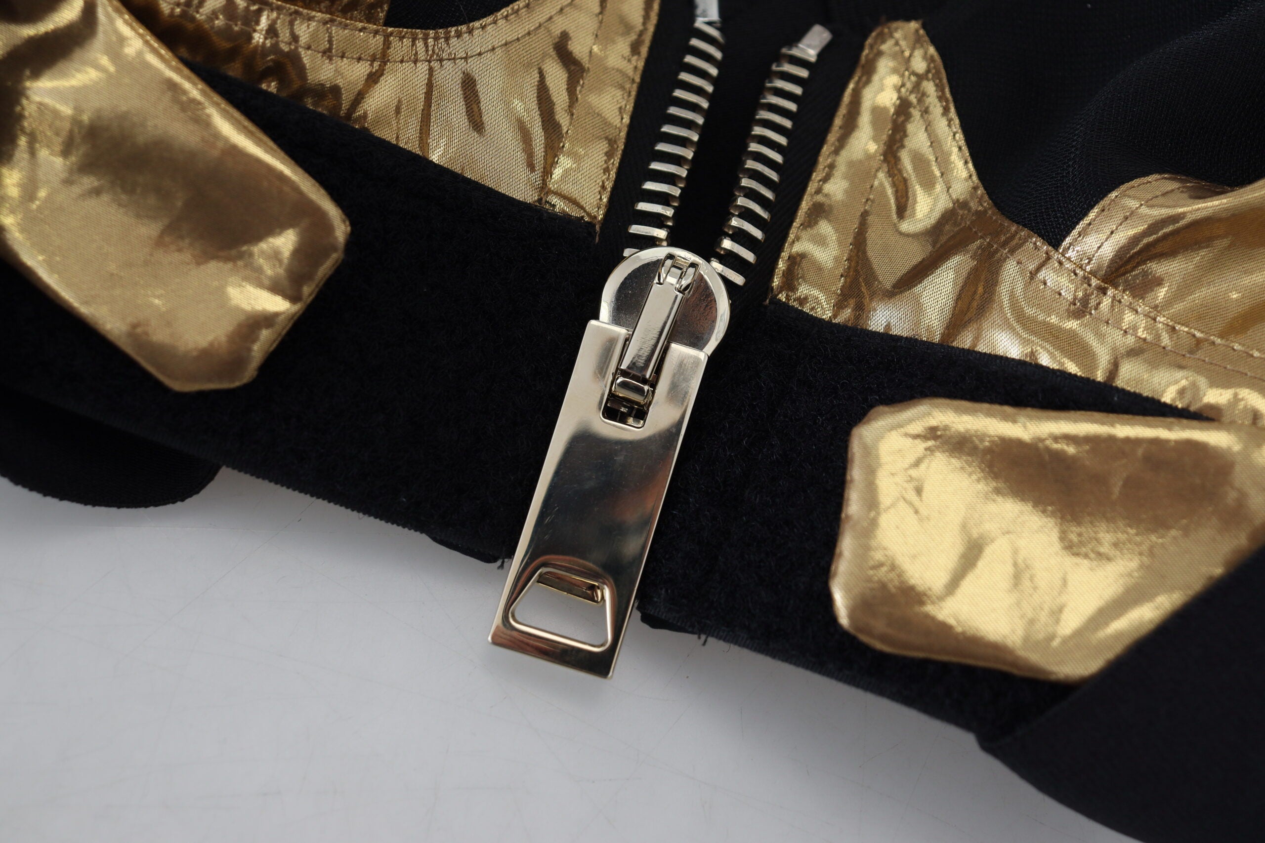 Zwarte gouden mouwloze cropped bustiertop