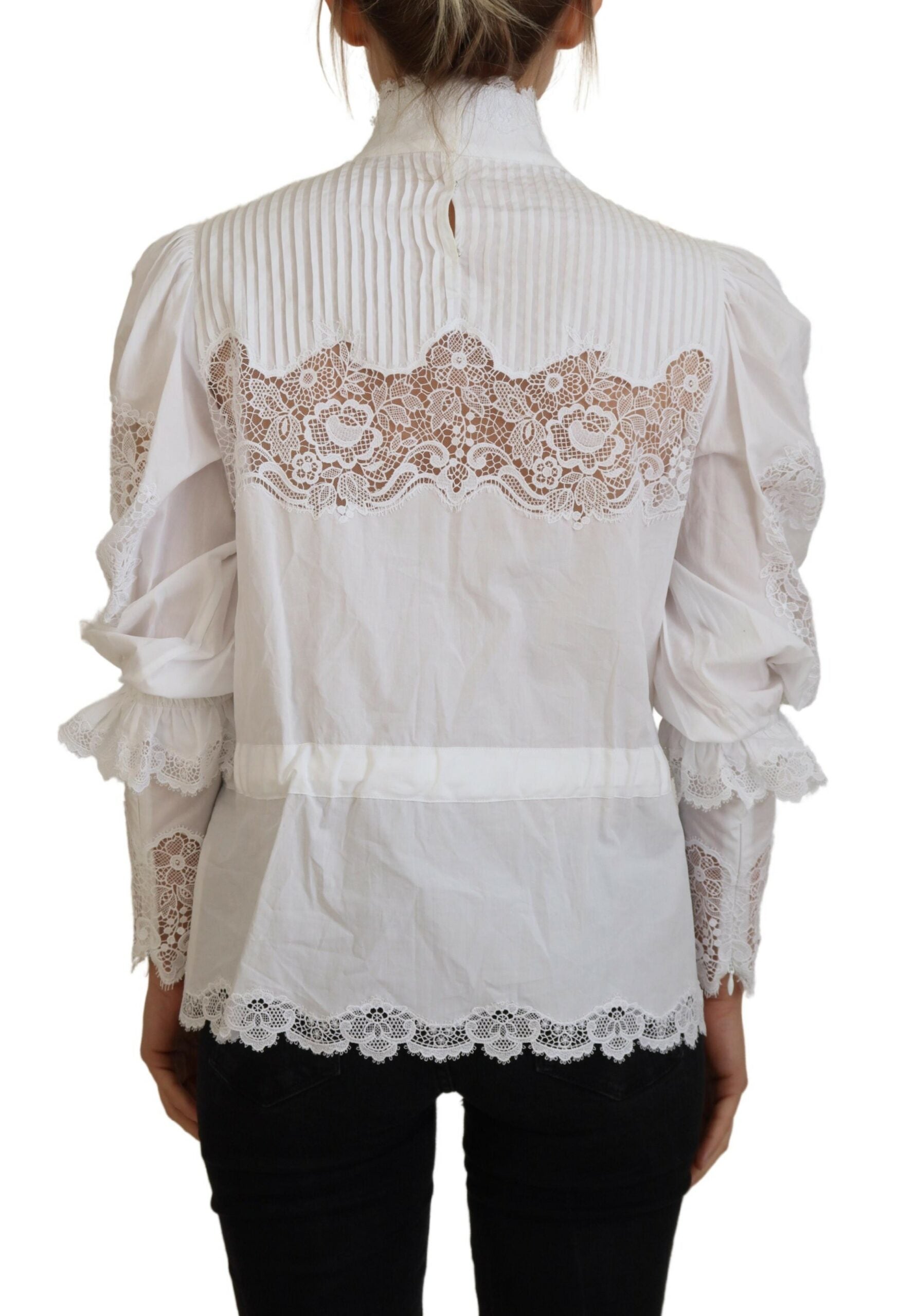 Witte katoenen blouse met col en kantversiering