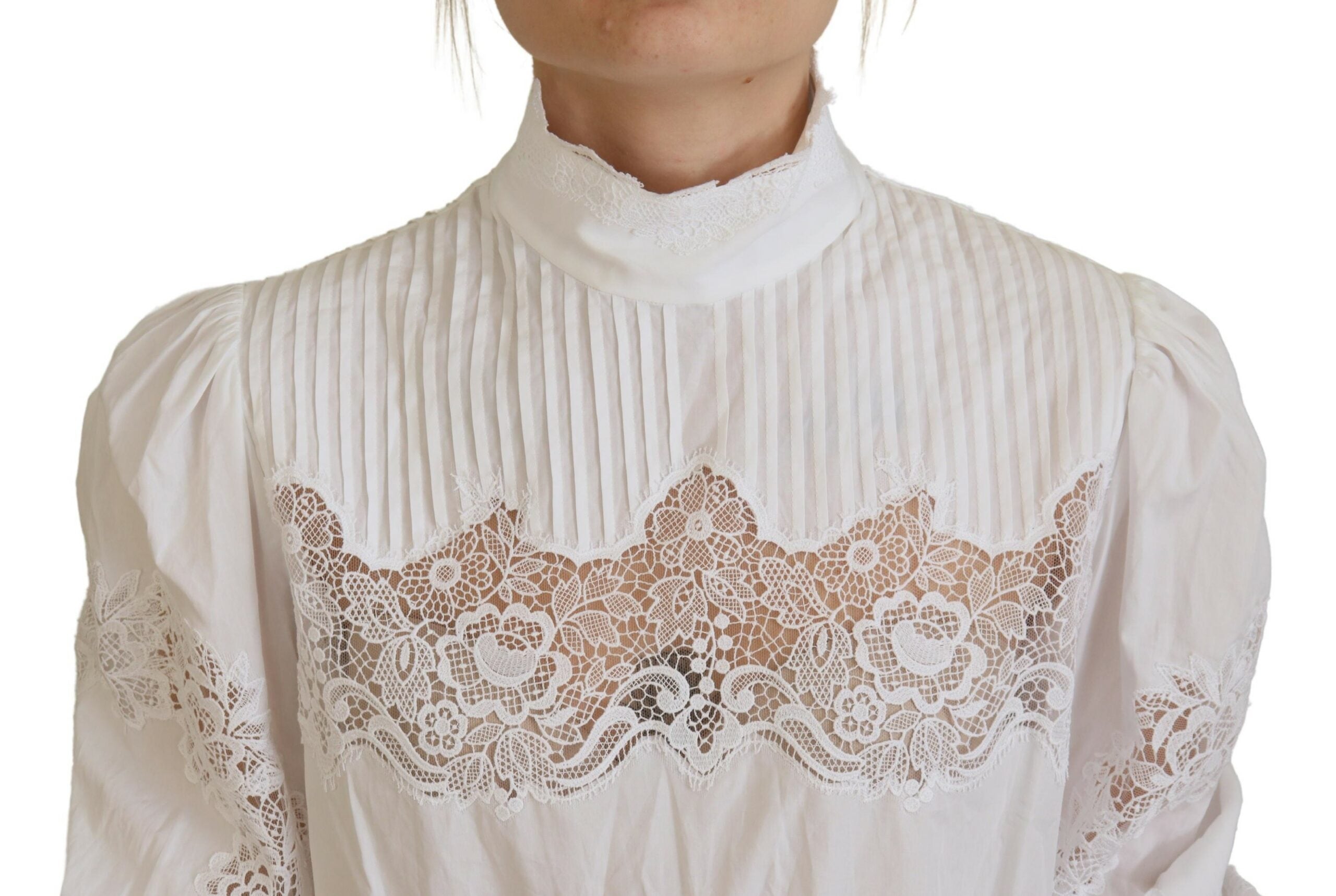 Witte katoenen blouse met col en kantversiering