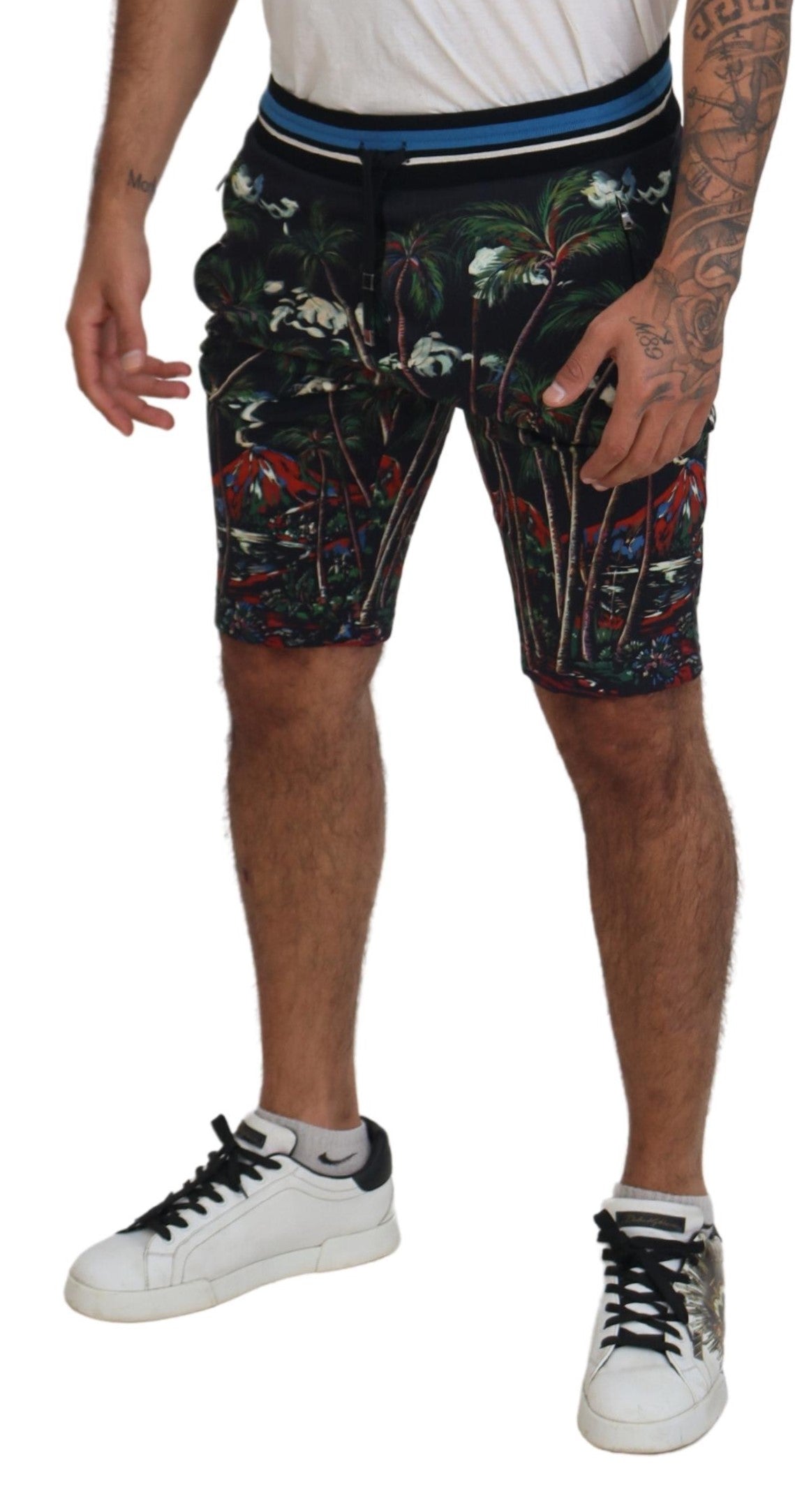 Zwarte katoenen casual shorts met vulkaanprint