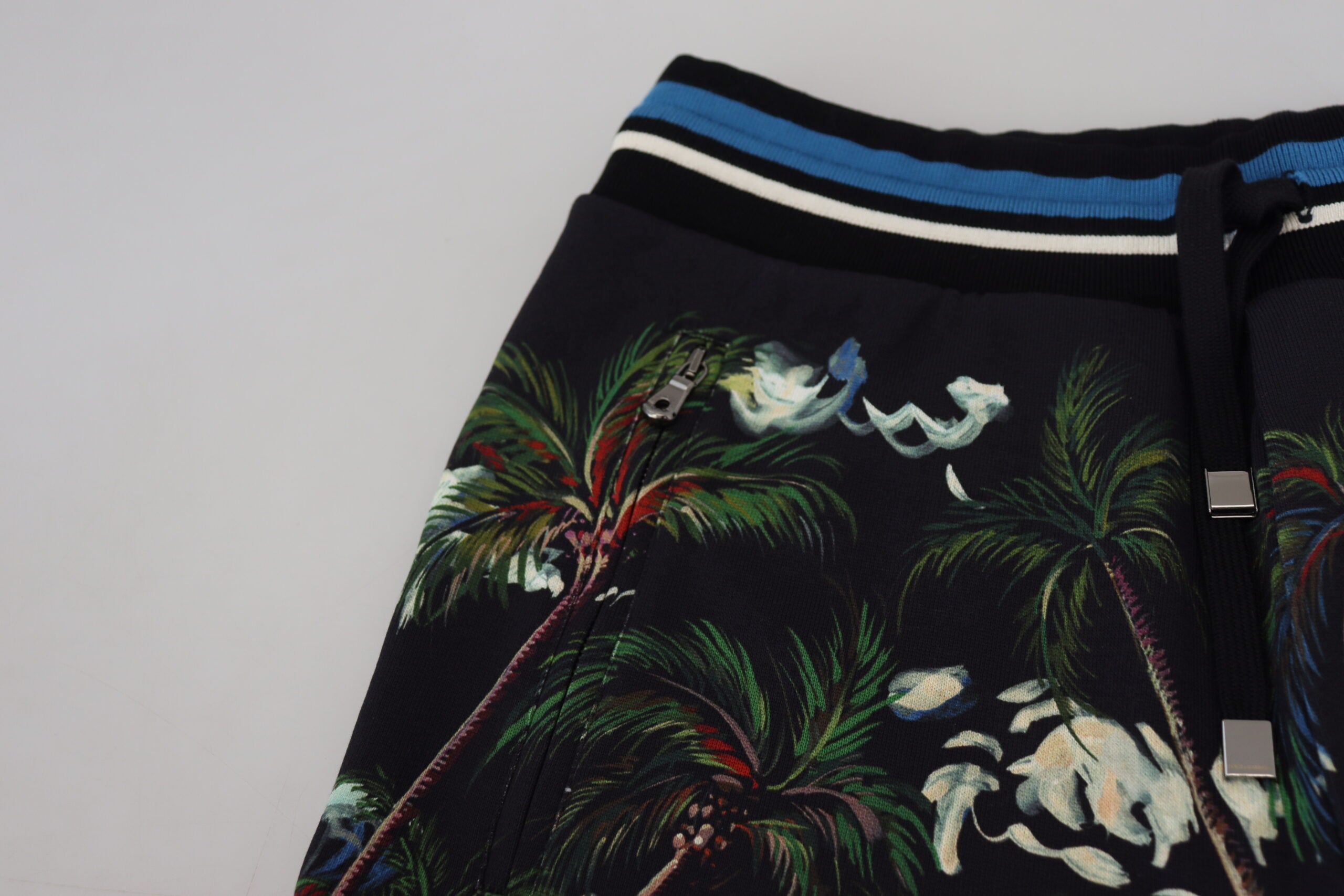 Zwarte katoenen casual shorts met vulkaanprint