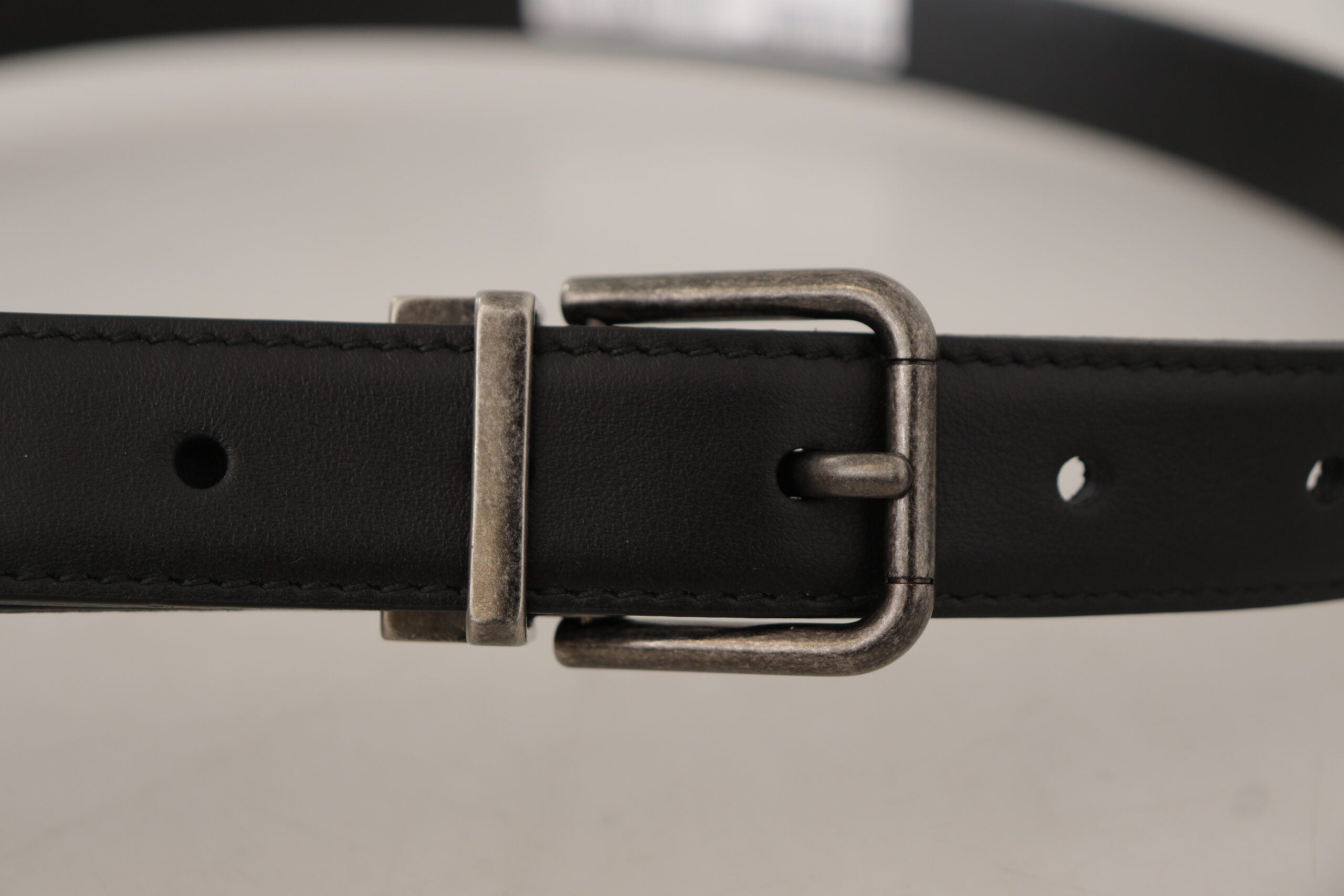 Zwarte effen leren vintage logo metalen gesp riem