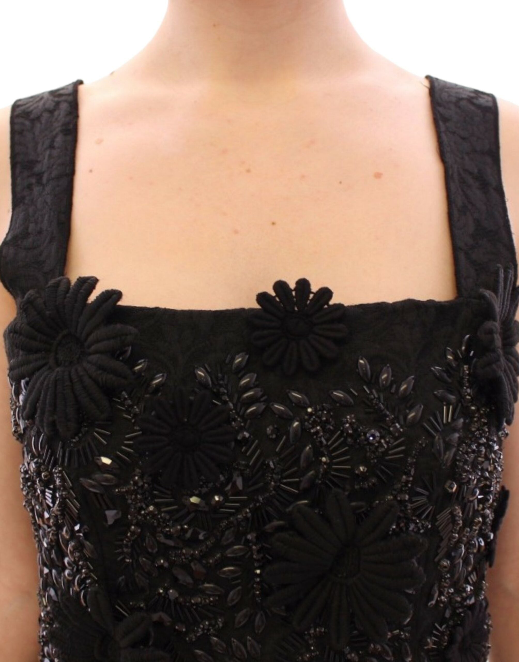 Zwarte jurk met bloemen en kristallen