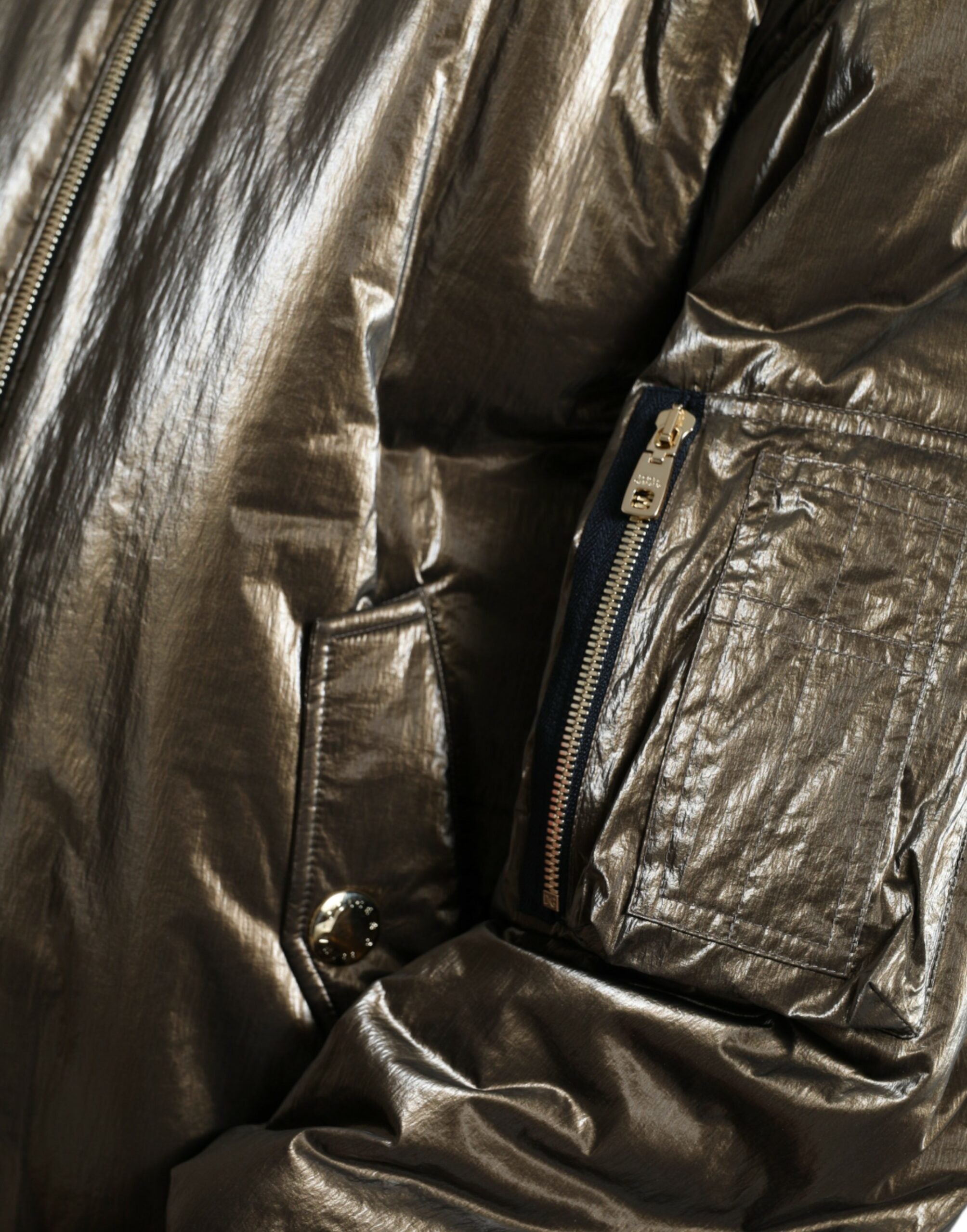 Bronzen nylon bomberjack met volledige ritssluiting voor heren