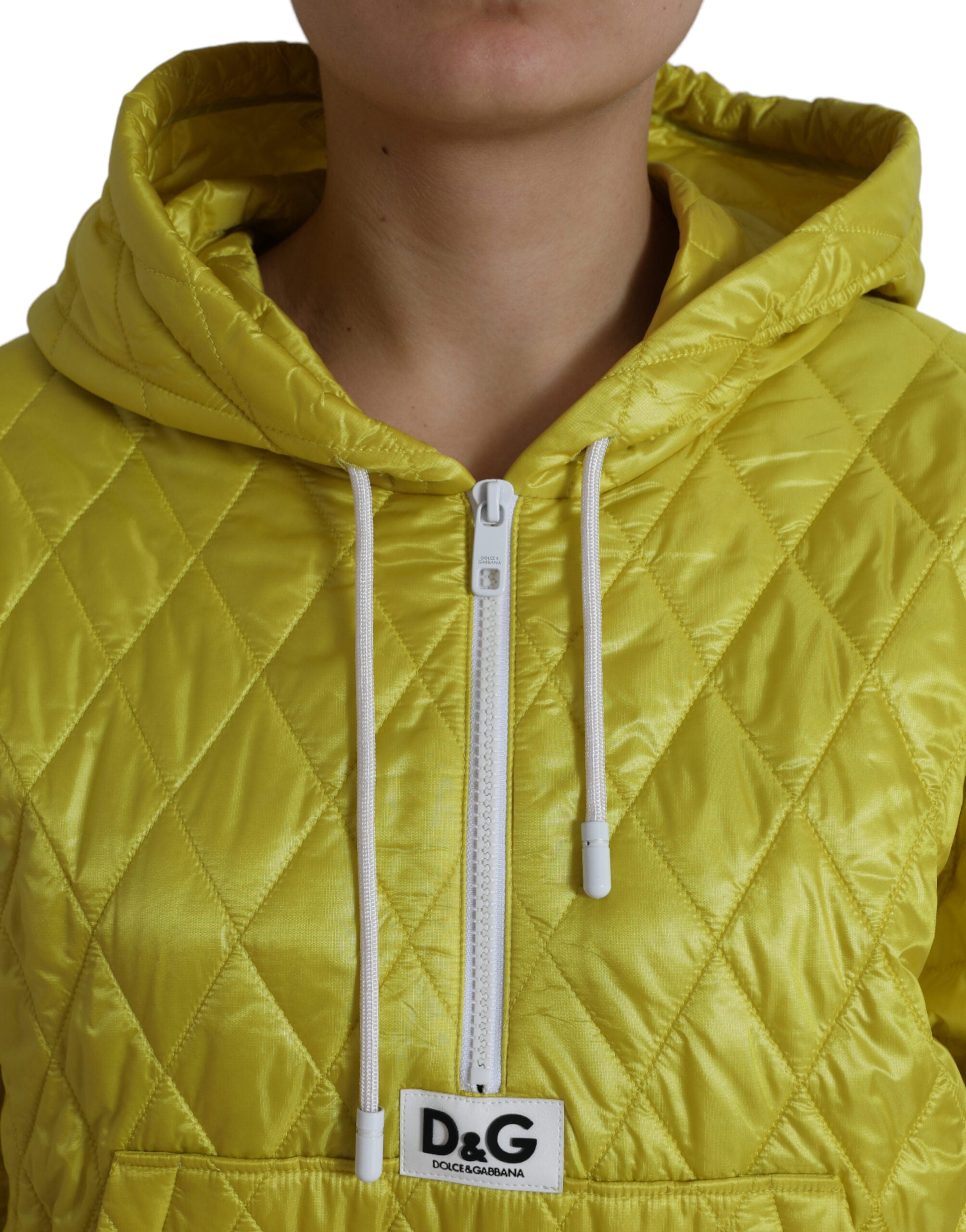 Gele nylon gewatteerde capuchontrui