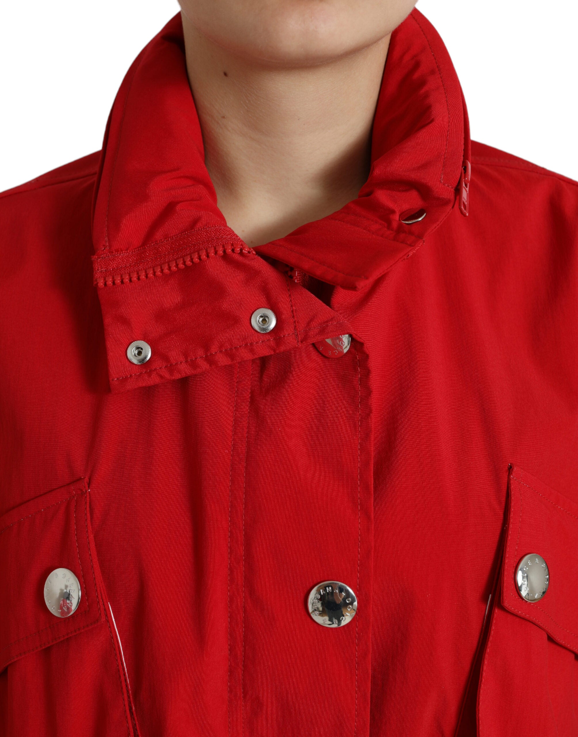 Rode polyester regenjas met capuchon en knopen