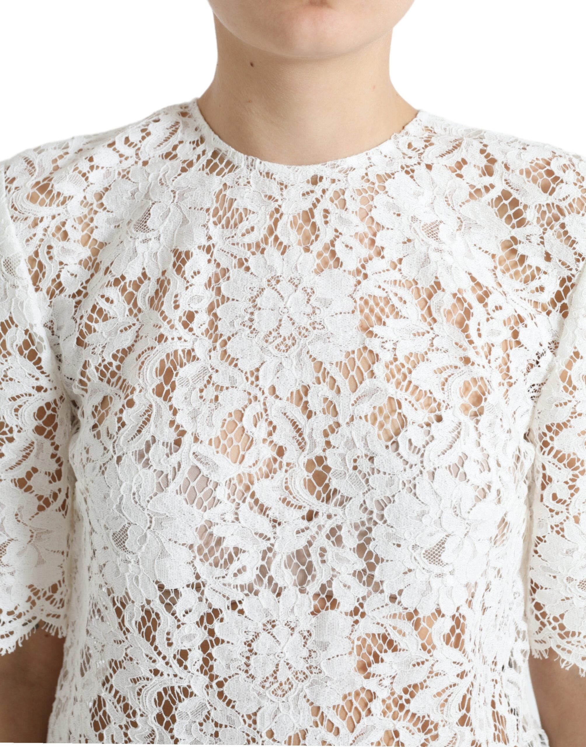 Witte katoenen blouse met bloemenkant en ronde hals