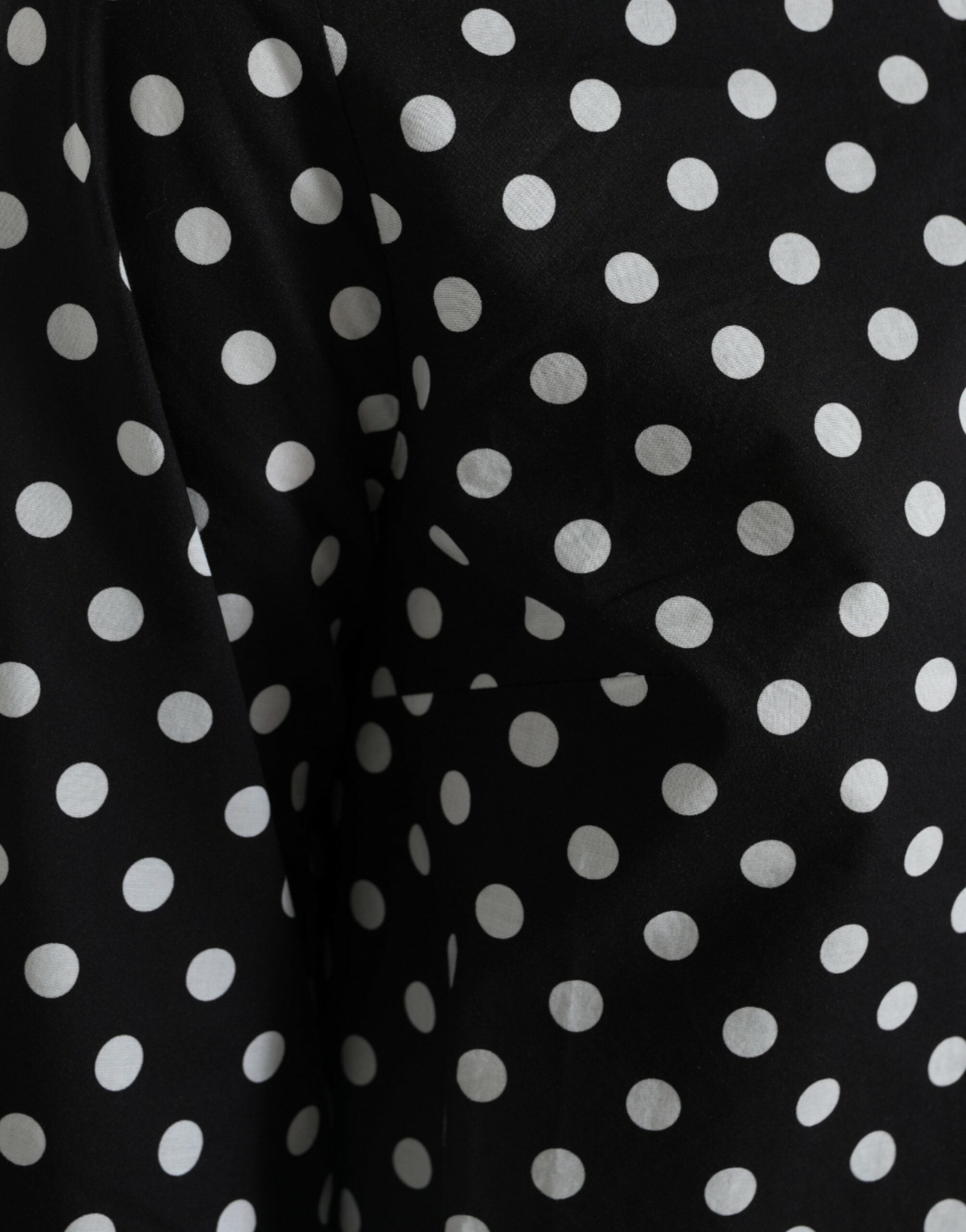 Zwart-witte nylon mini-jurk met stippen