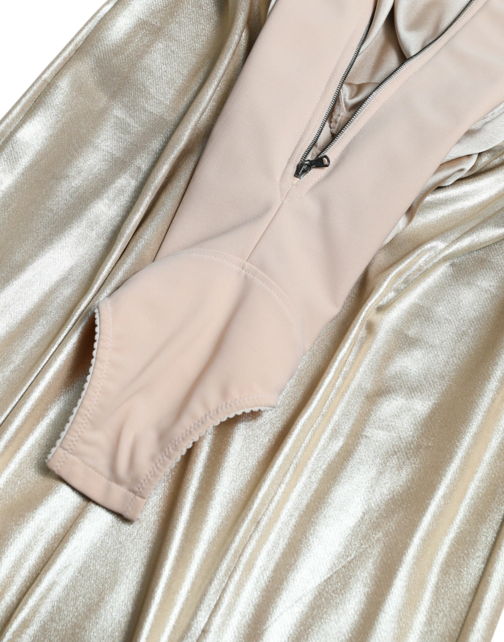 Metallic gouden jurk met kristallen versiering