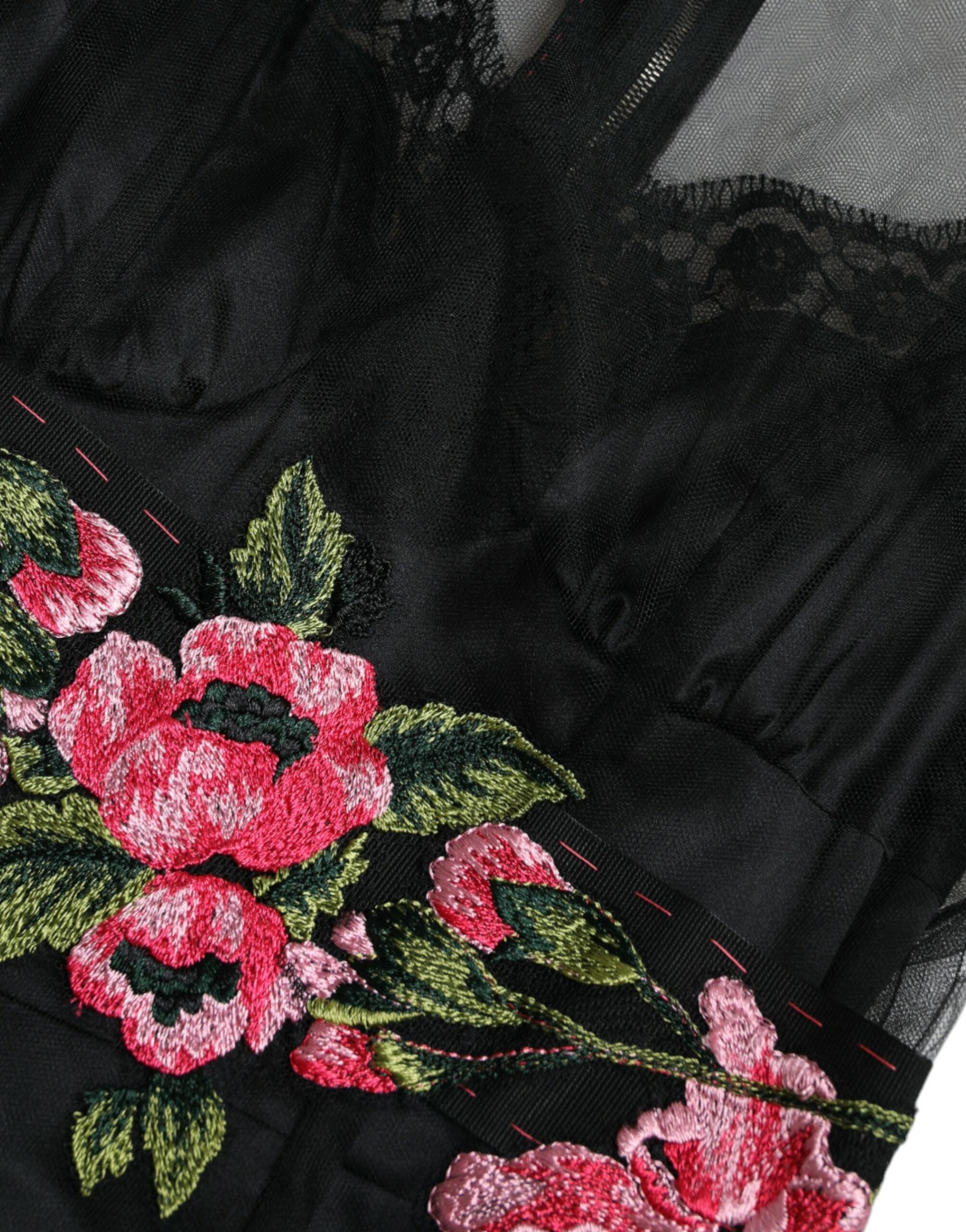 Zwarte jurk van mesh en tule met bloemenborduursel