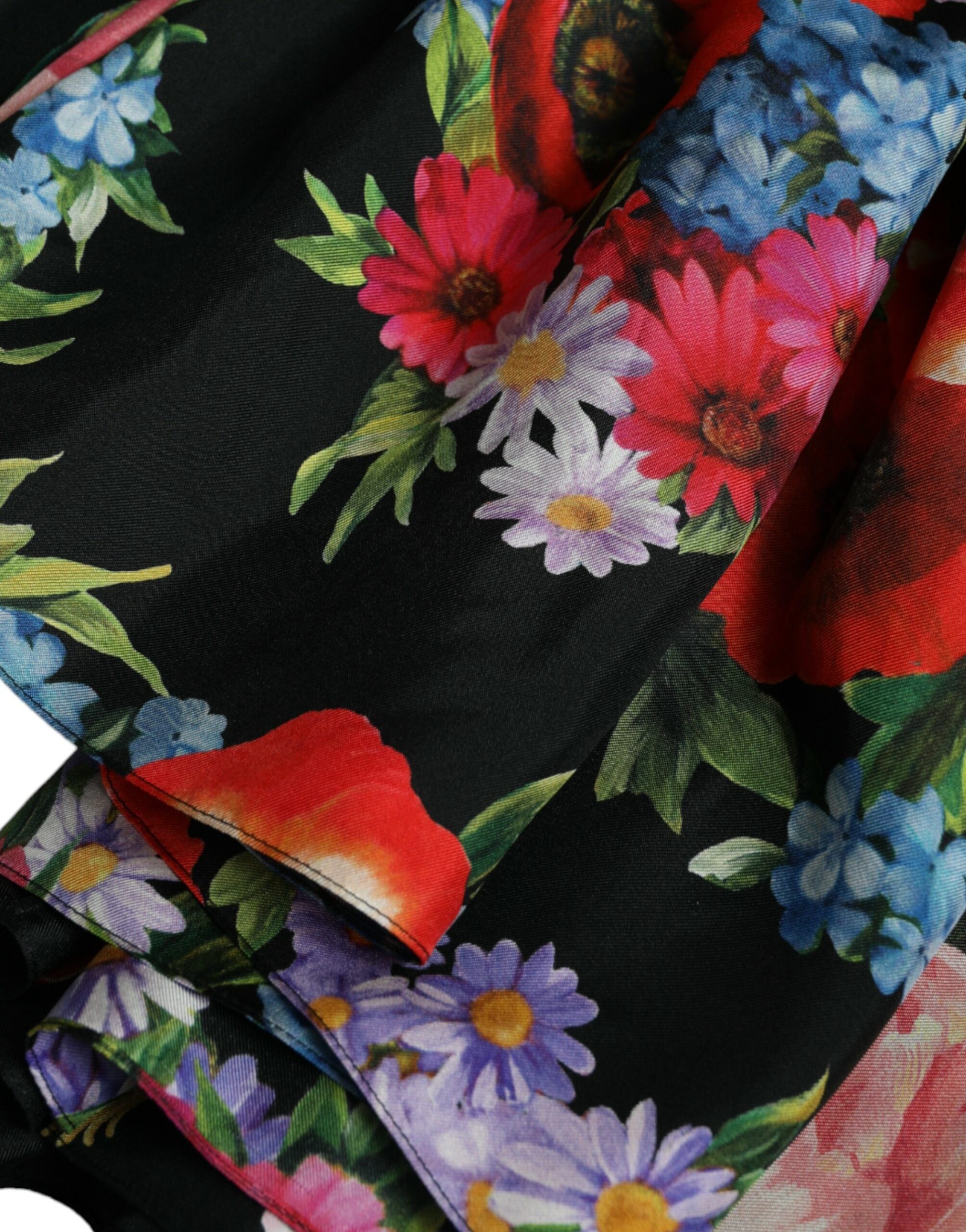Jurk van zijden keperstof met veelkleurige bloemenprint
