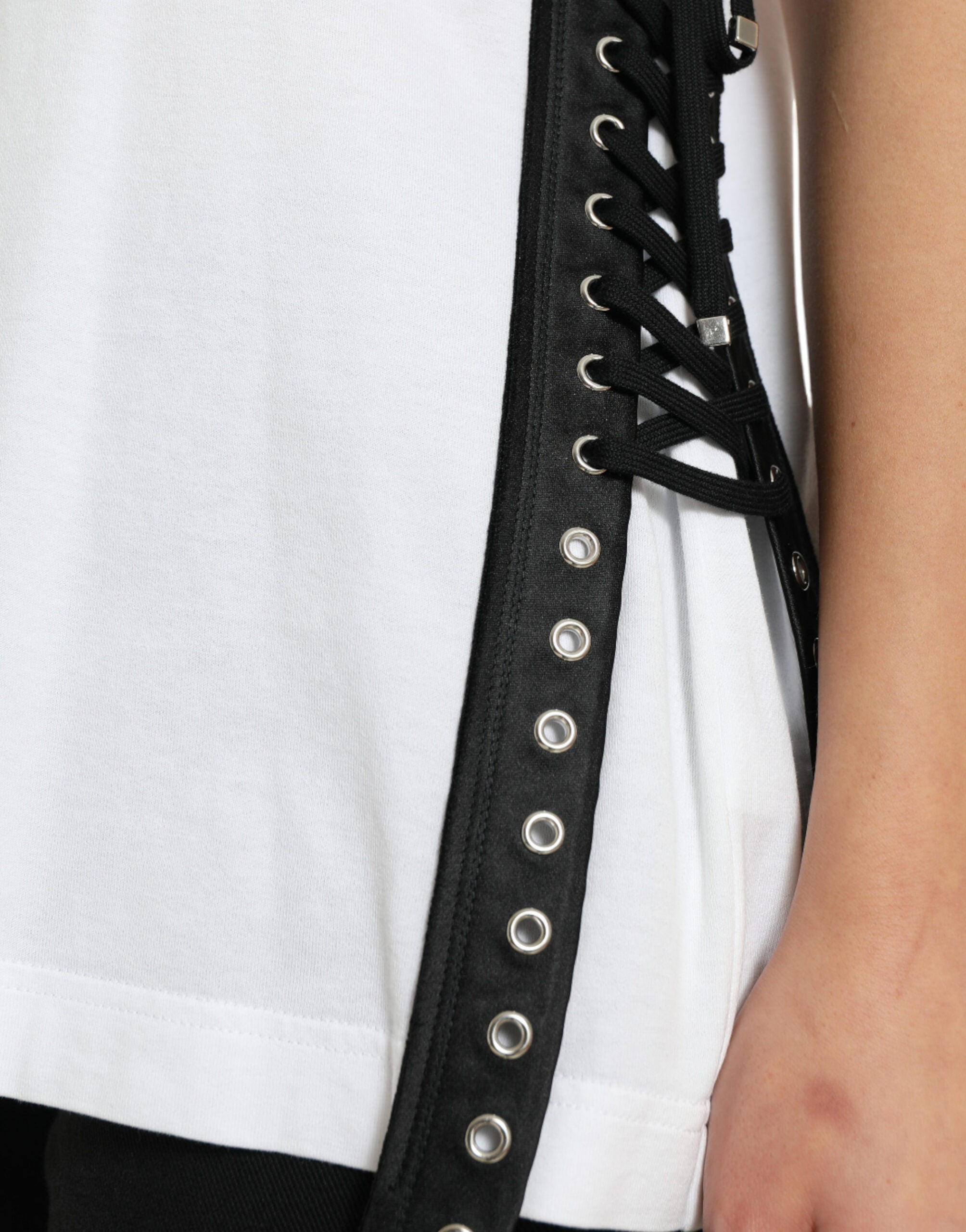 Wit T-shirt met sloganprint en veterdetail