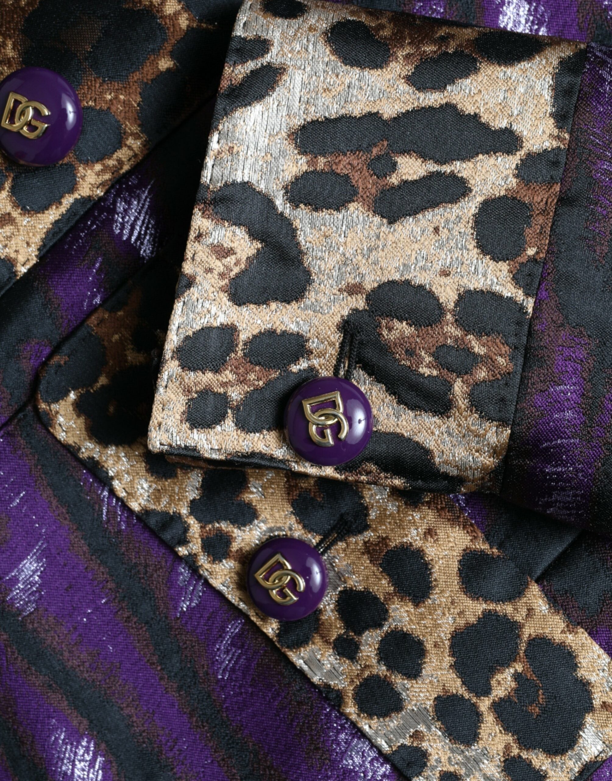 Paars lamé jacquard jas met tijgerprint