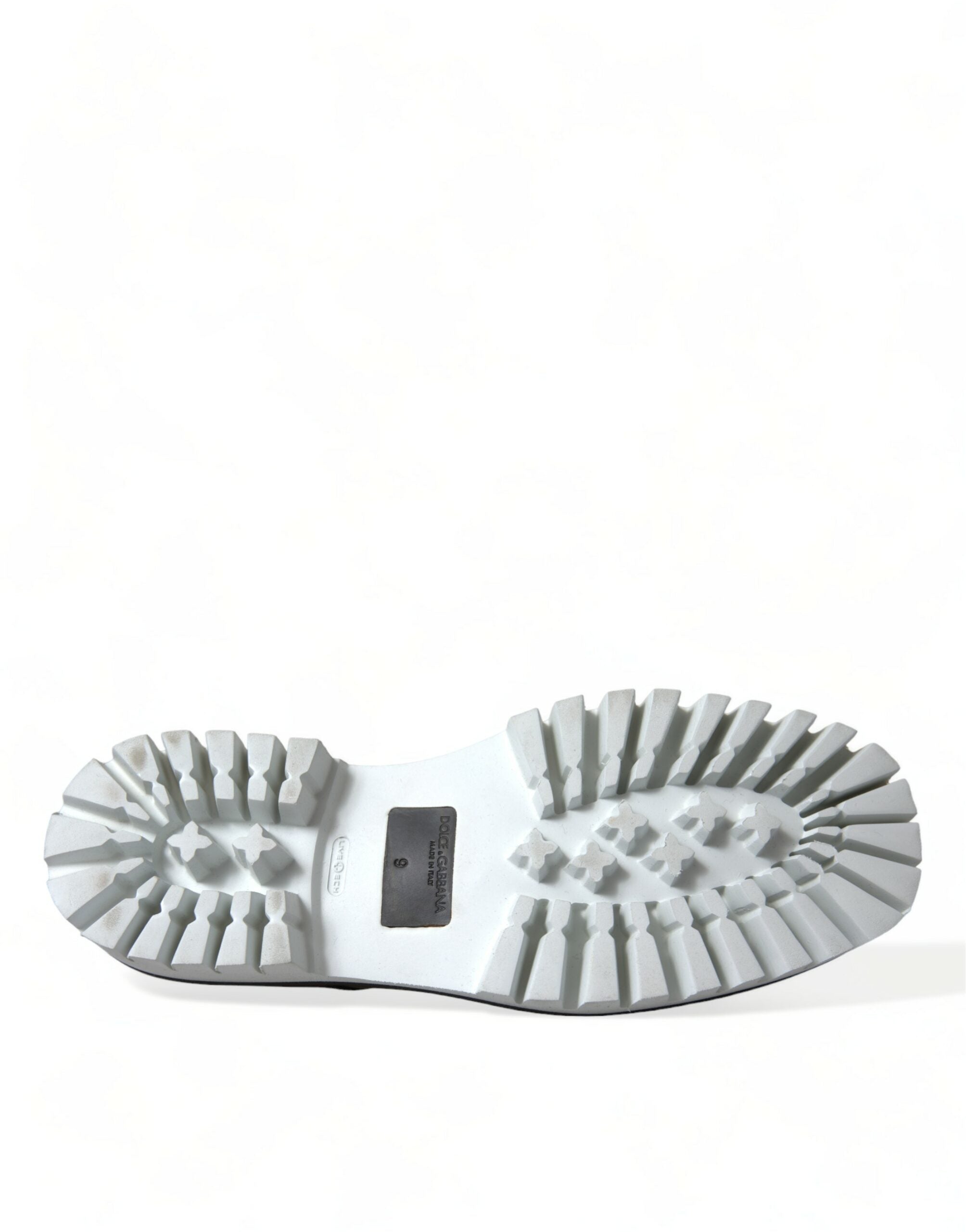 Zwarte en witte leren veterschoenen met derby-motief