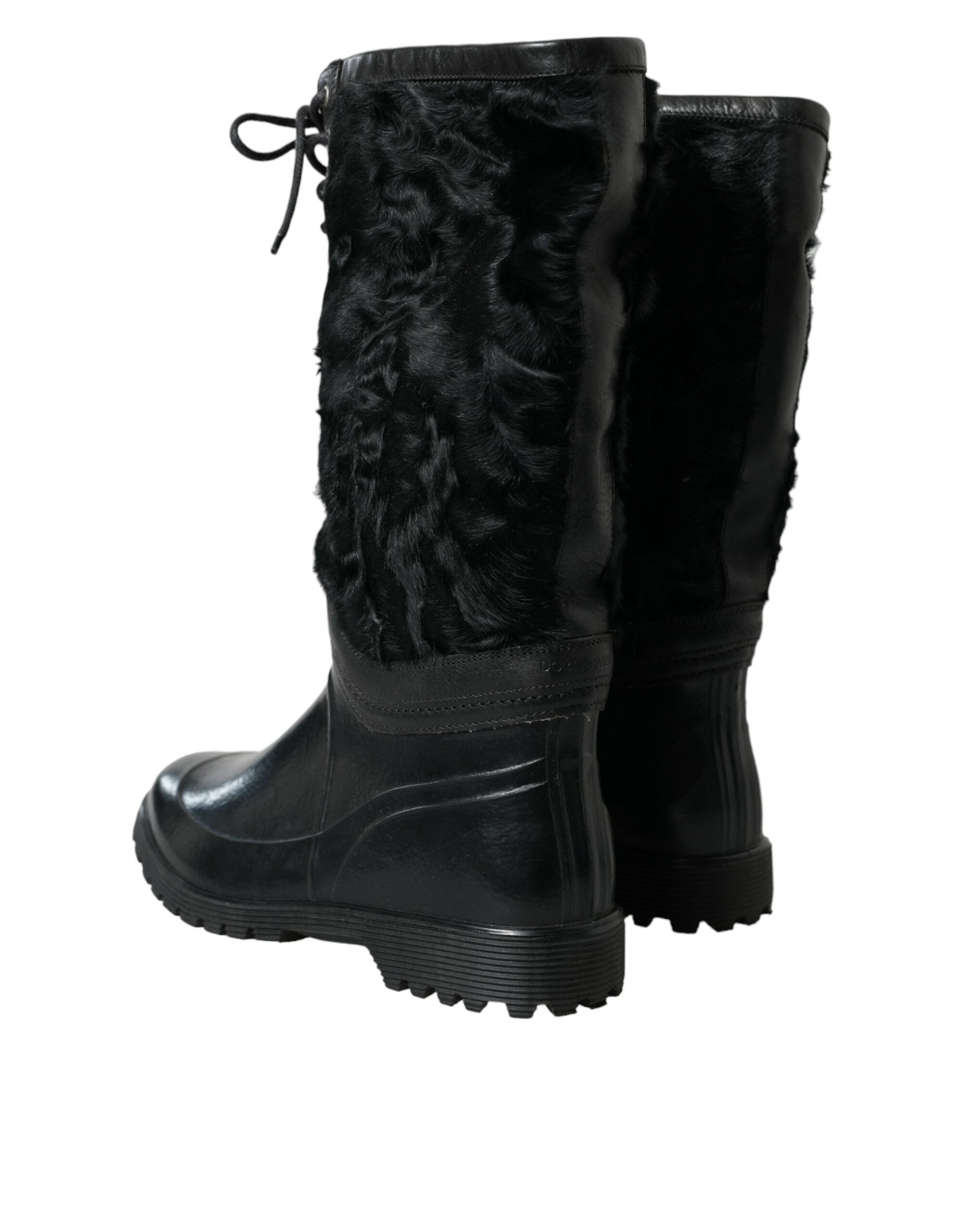 Zwarte rubberen veterschoenen met schapenvacht