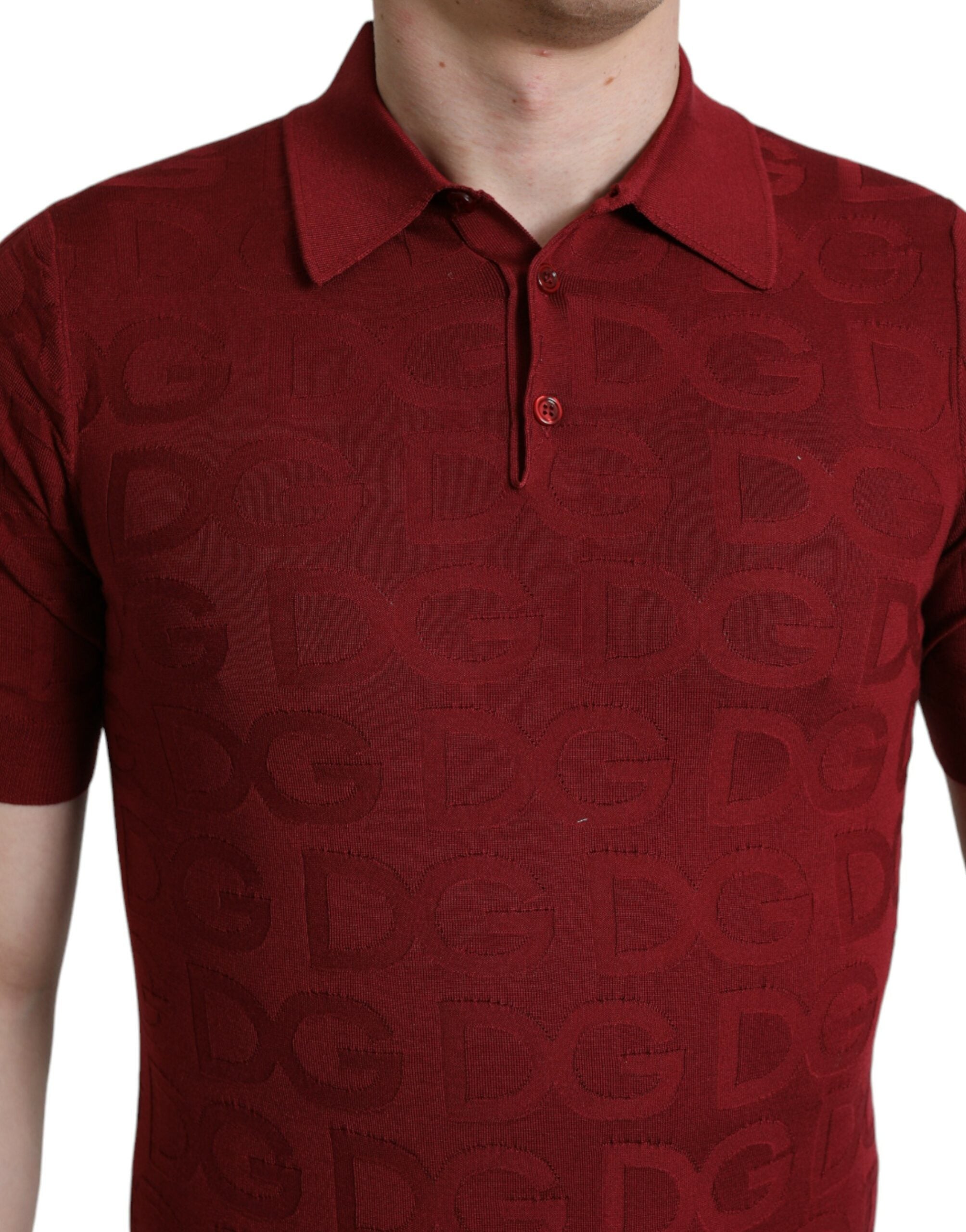 Kastanjebruine zijden T-shirt met korte mouwen en kraag