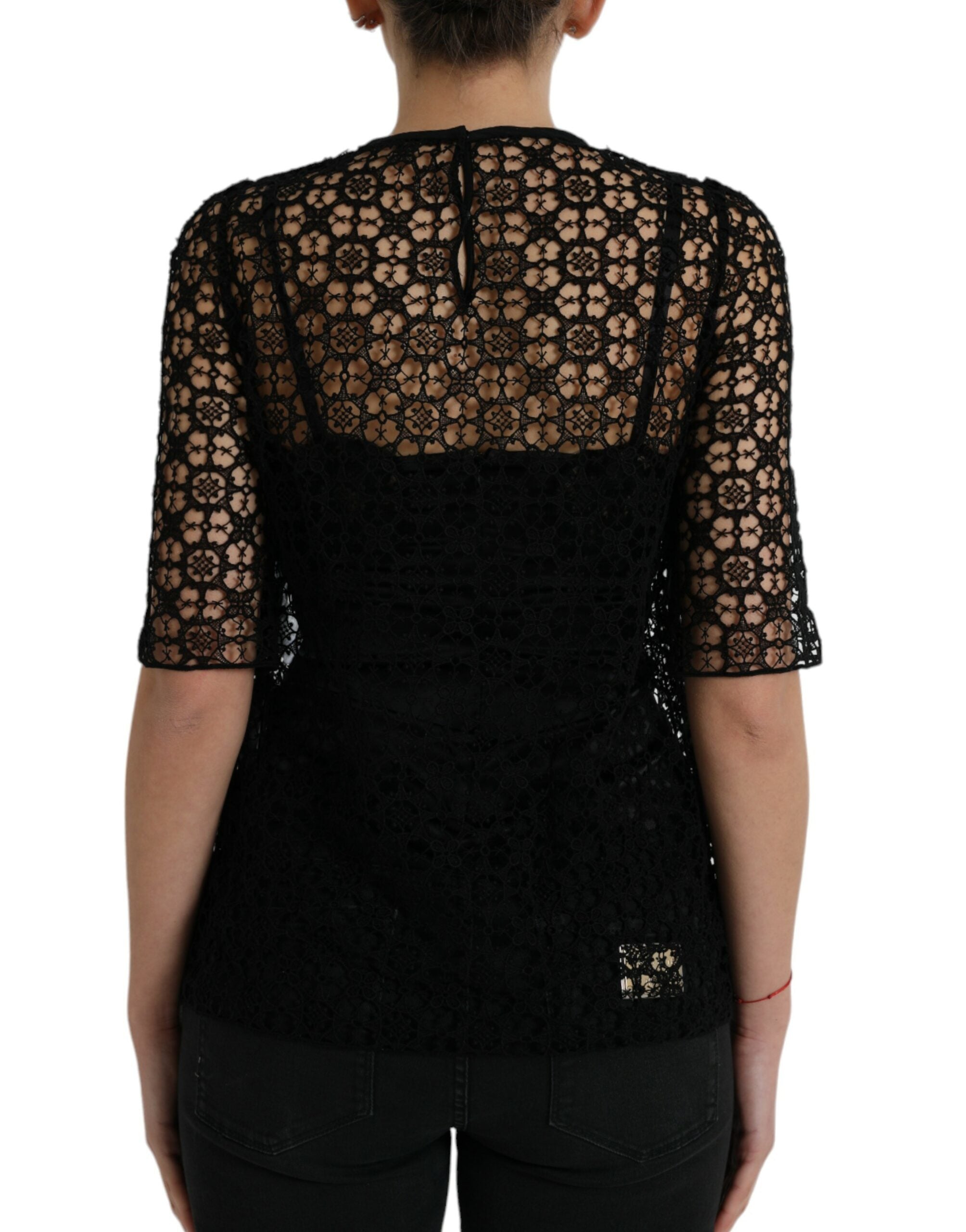 Zwarte blouse met korte mouwen en bloemenkant