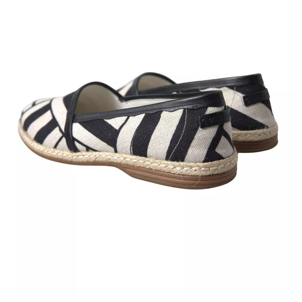 Zwarte en witte espadrilles met strepen