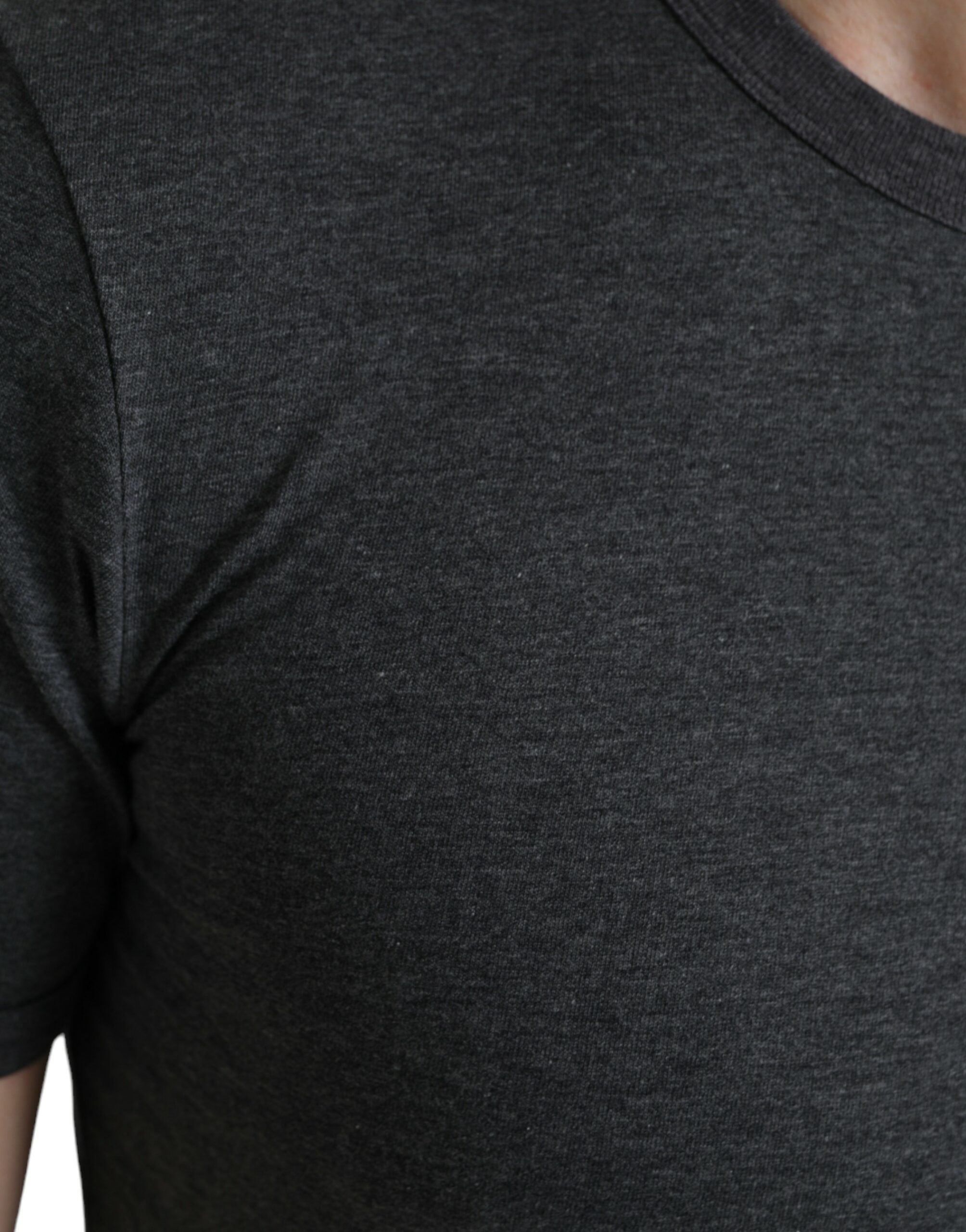 Donkergrijs katoenen T-shirt met ronde hals