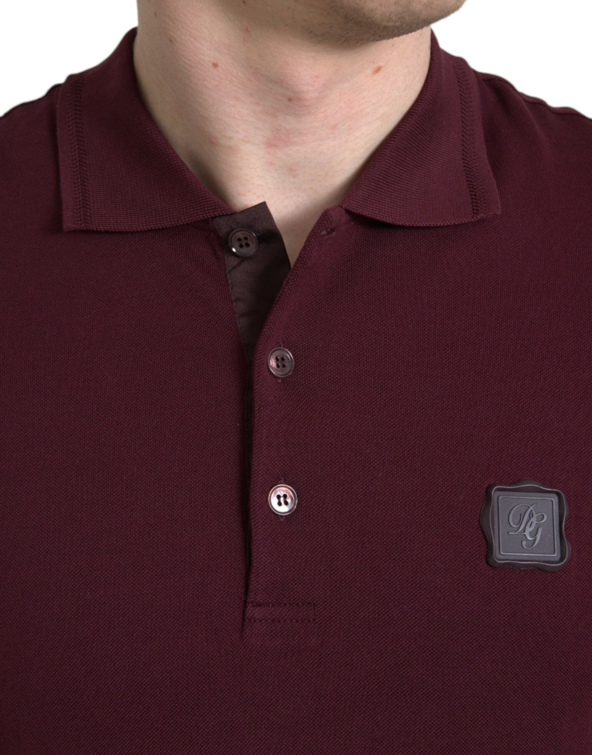 Kastanjebruine polo met korte mouwen en kraag
