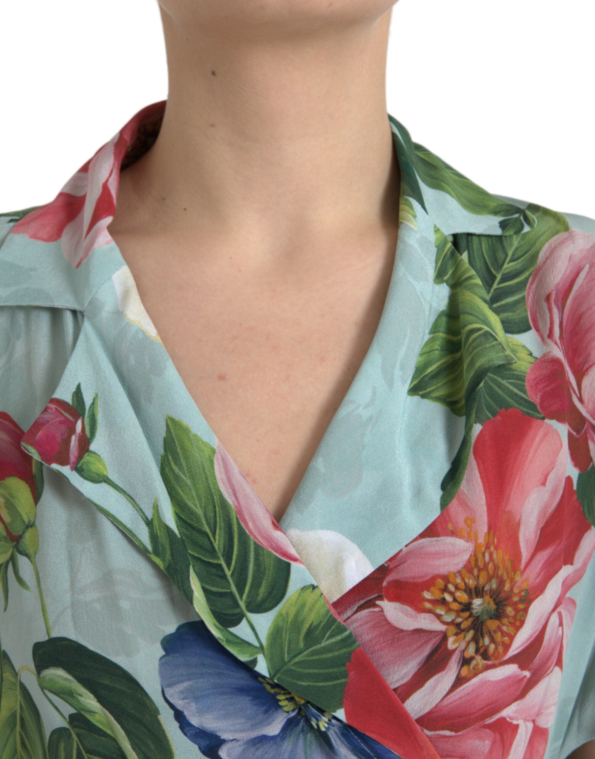 Blauwe bloemenjurk met wijde pijpen en wikkel