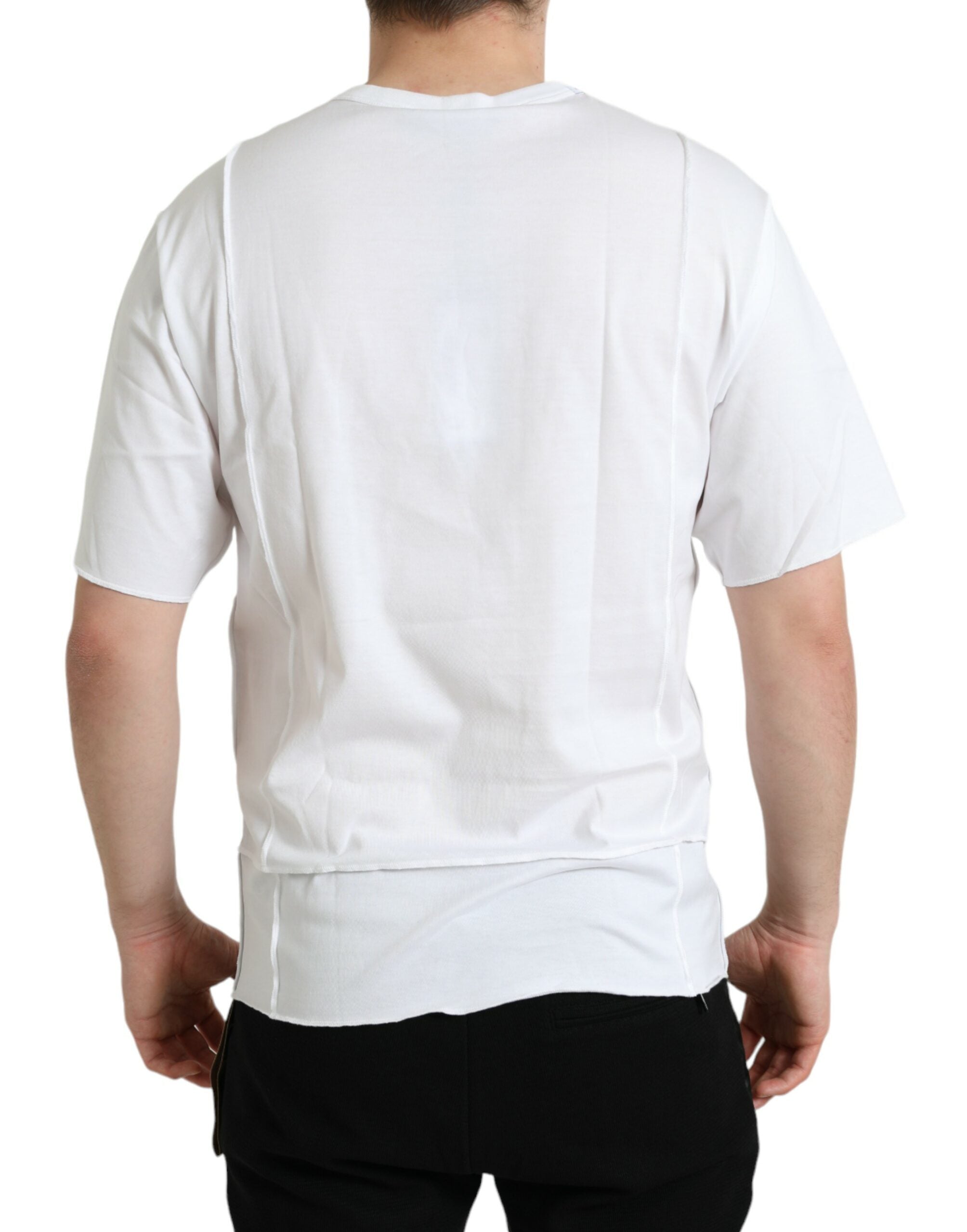 Wit T-shirt met ronde hals en korte mouwen en logo