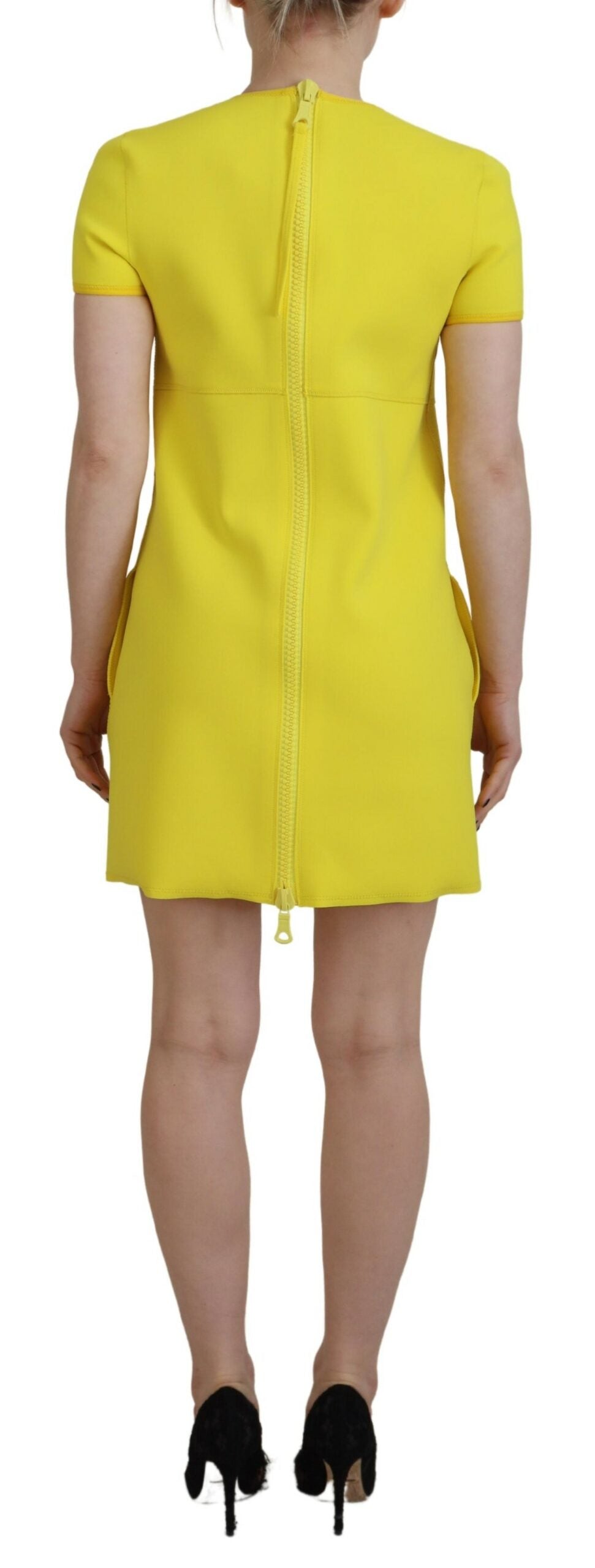Gele nylon mini-jurk met korte mouwen en ronde hals