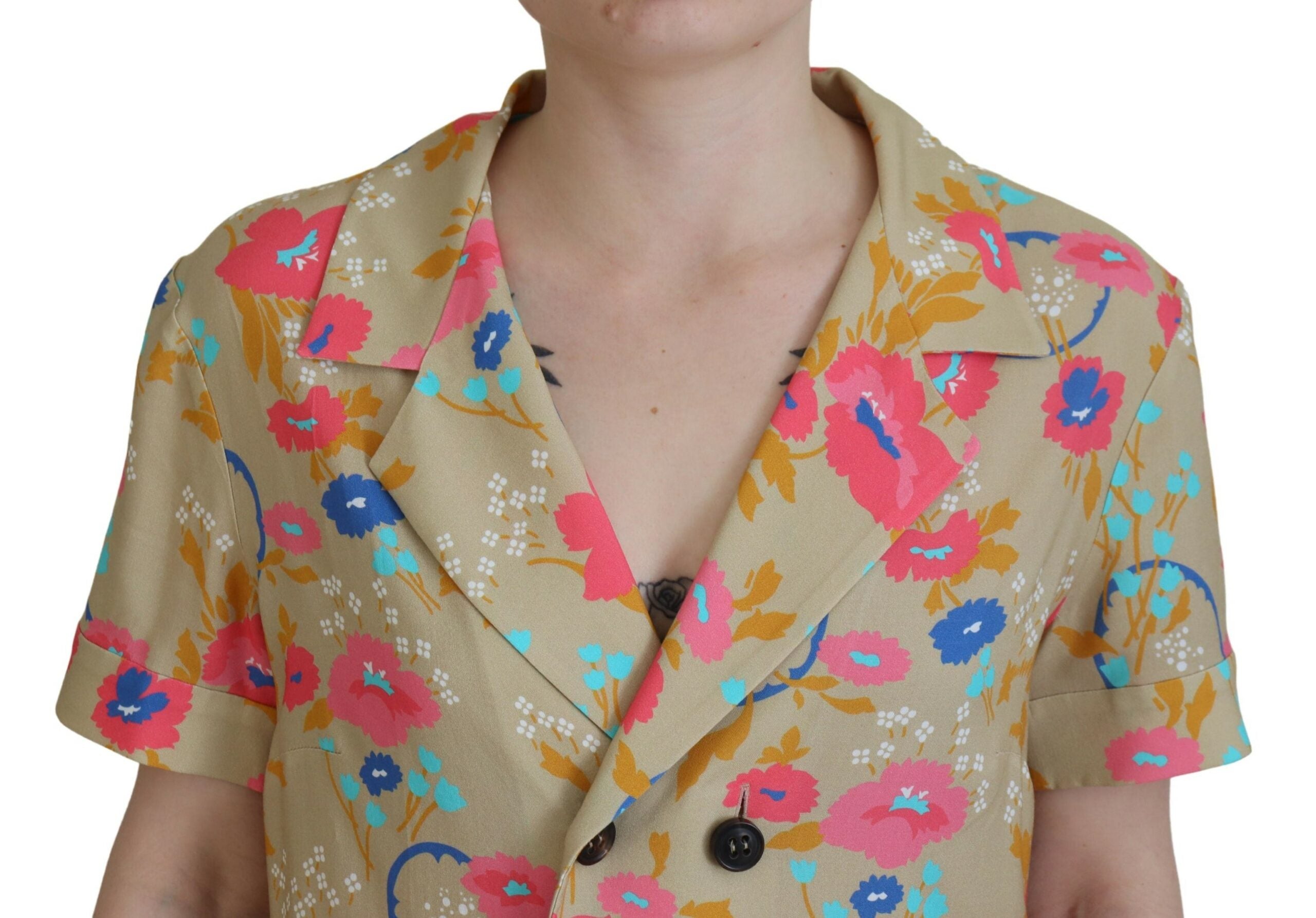 Meerkleurige blouse met kraag en knoopsluiting aan de voorkant