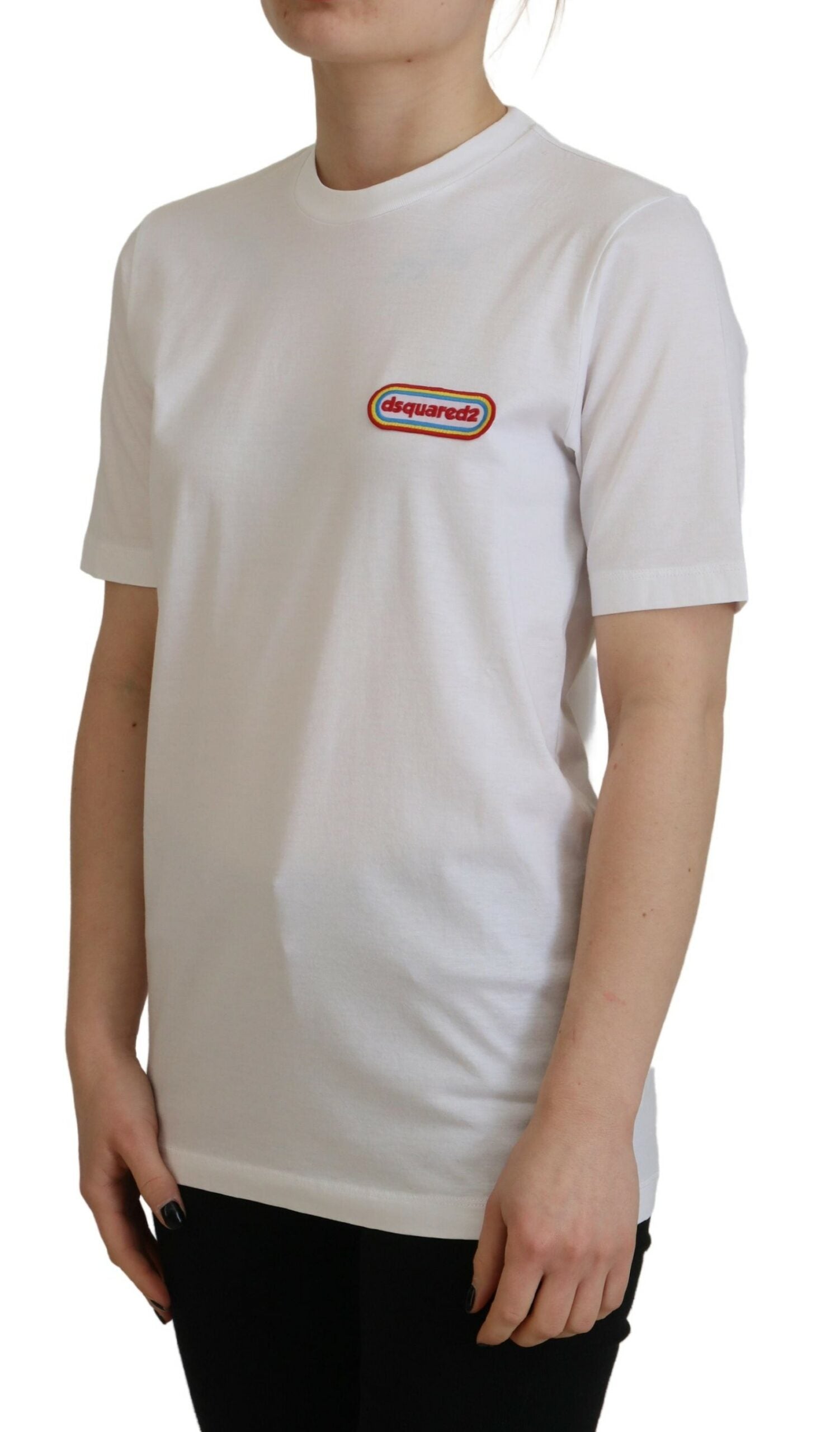 Wit T-shirt met ronde hals en korte mouwen en logopatch