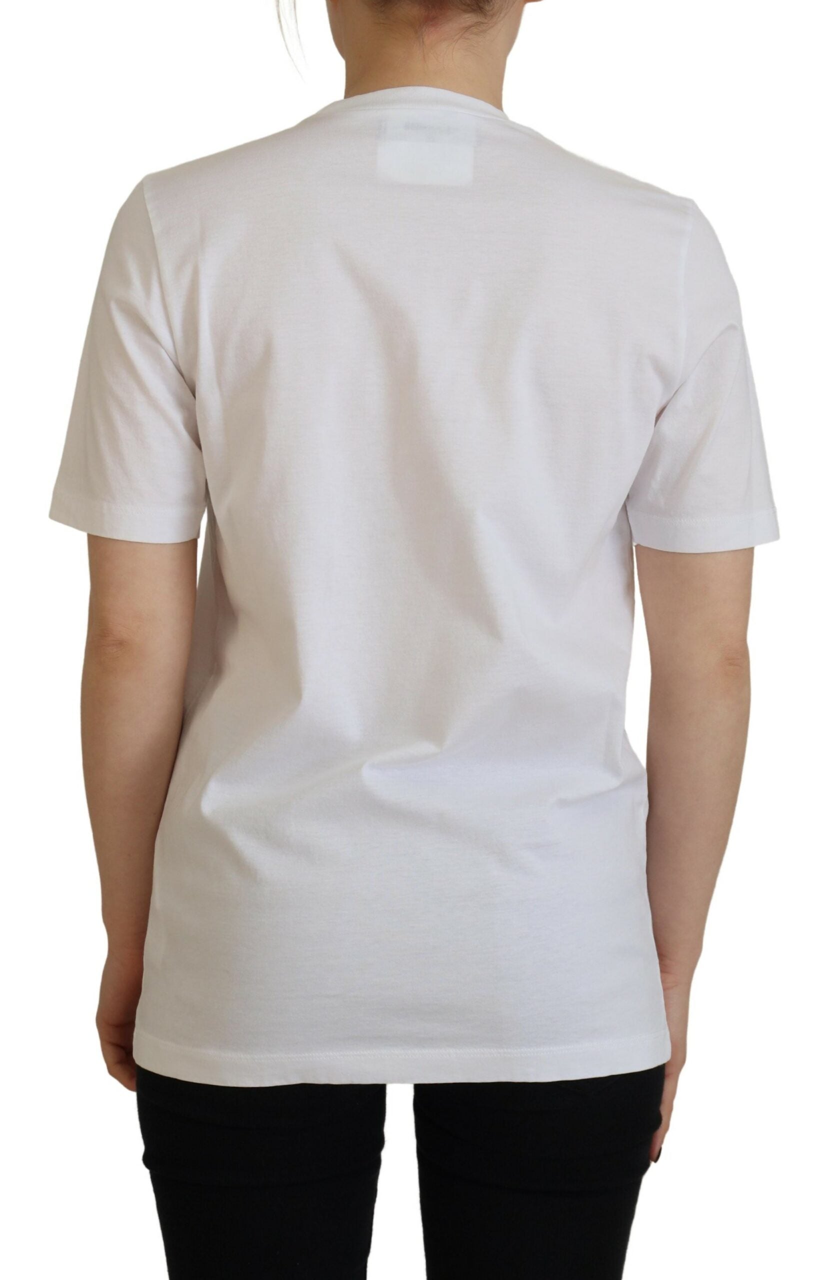 Wit T-shirt met ronde hals en korte mouwen en logopatch
