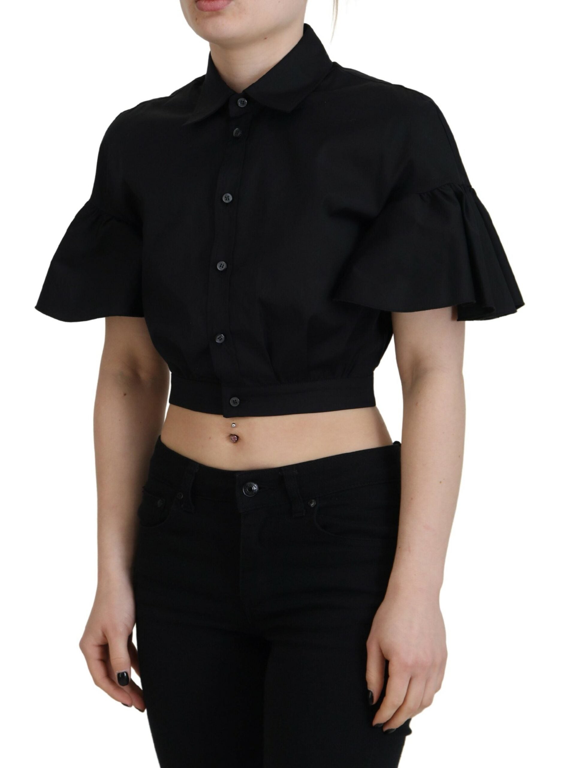 Zwarte crop top met kraag, korte mouwen en knoopjes
