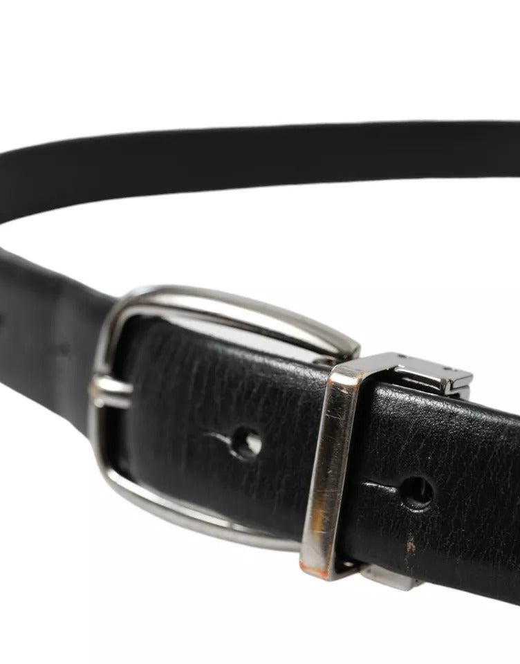 Zwarte leren herenriem met zilveren metalen gesp